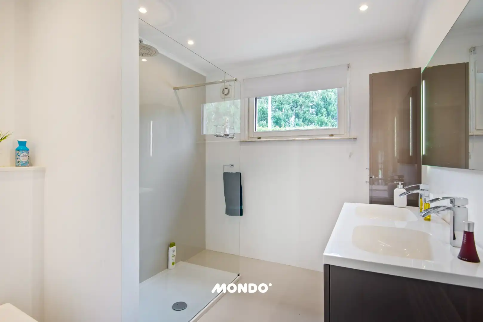 Gerenoveerde laagbouw woning! foto 15