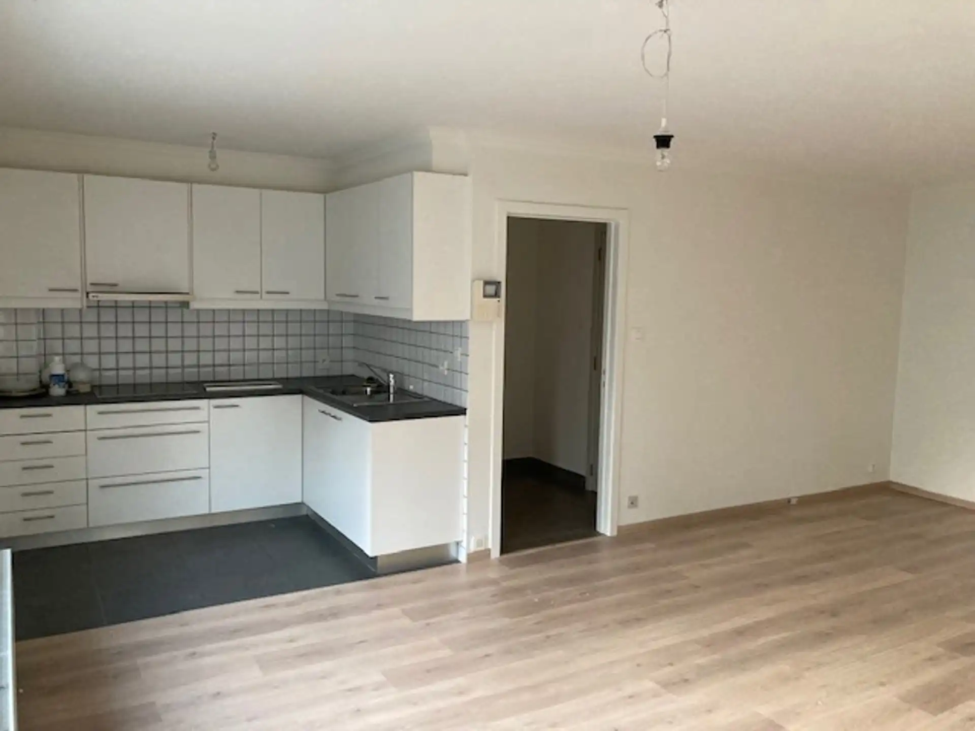 TE KOOP: appartementsblok met handelsgelijkvloers foto 8