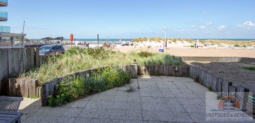 Appartement met groot terras op de zeedijk foto 8