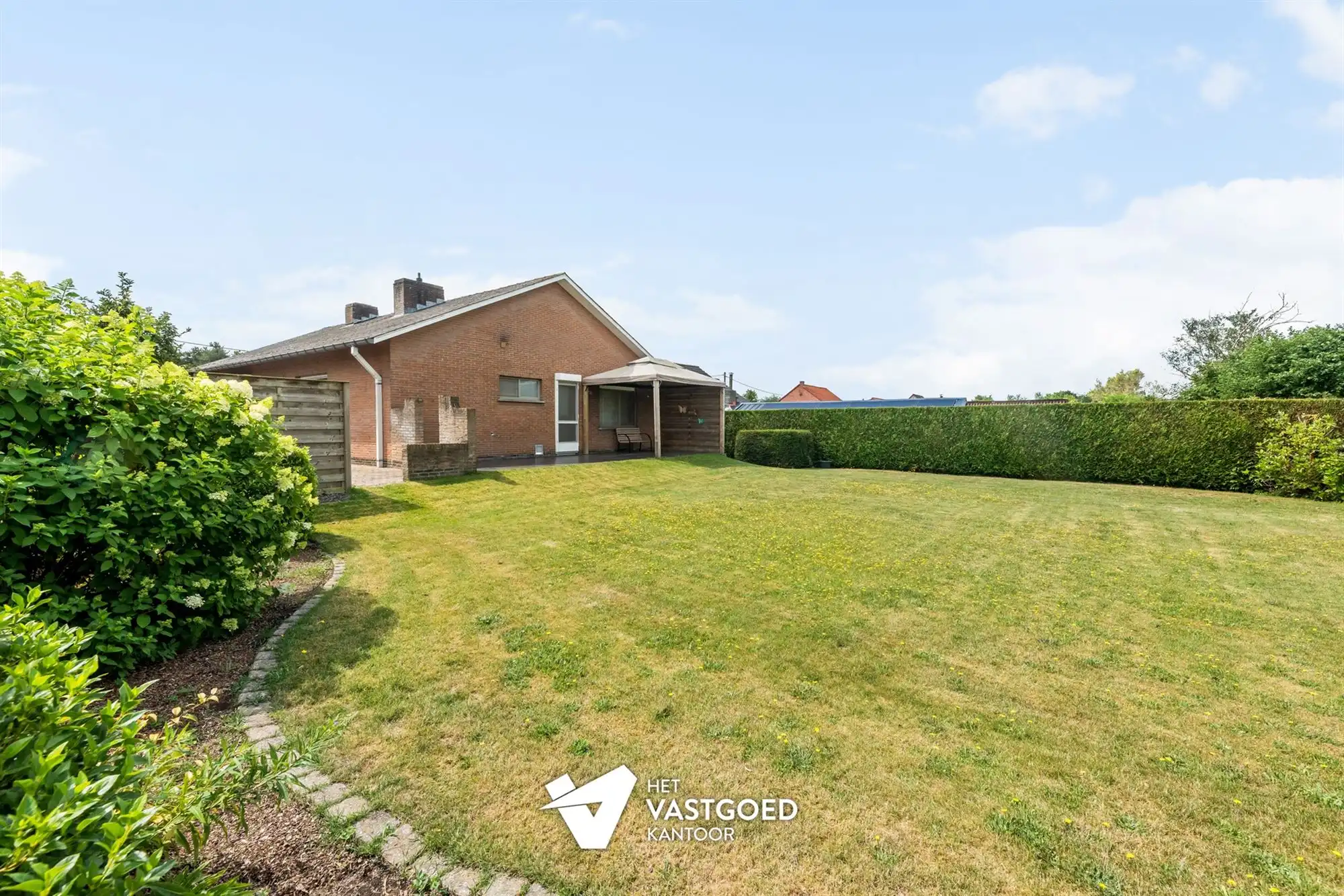 INSTAPKLARE GELIJKVLOERSE WONING OP RUSTIGE LIGGING foto 22