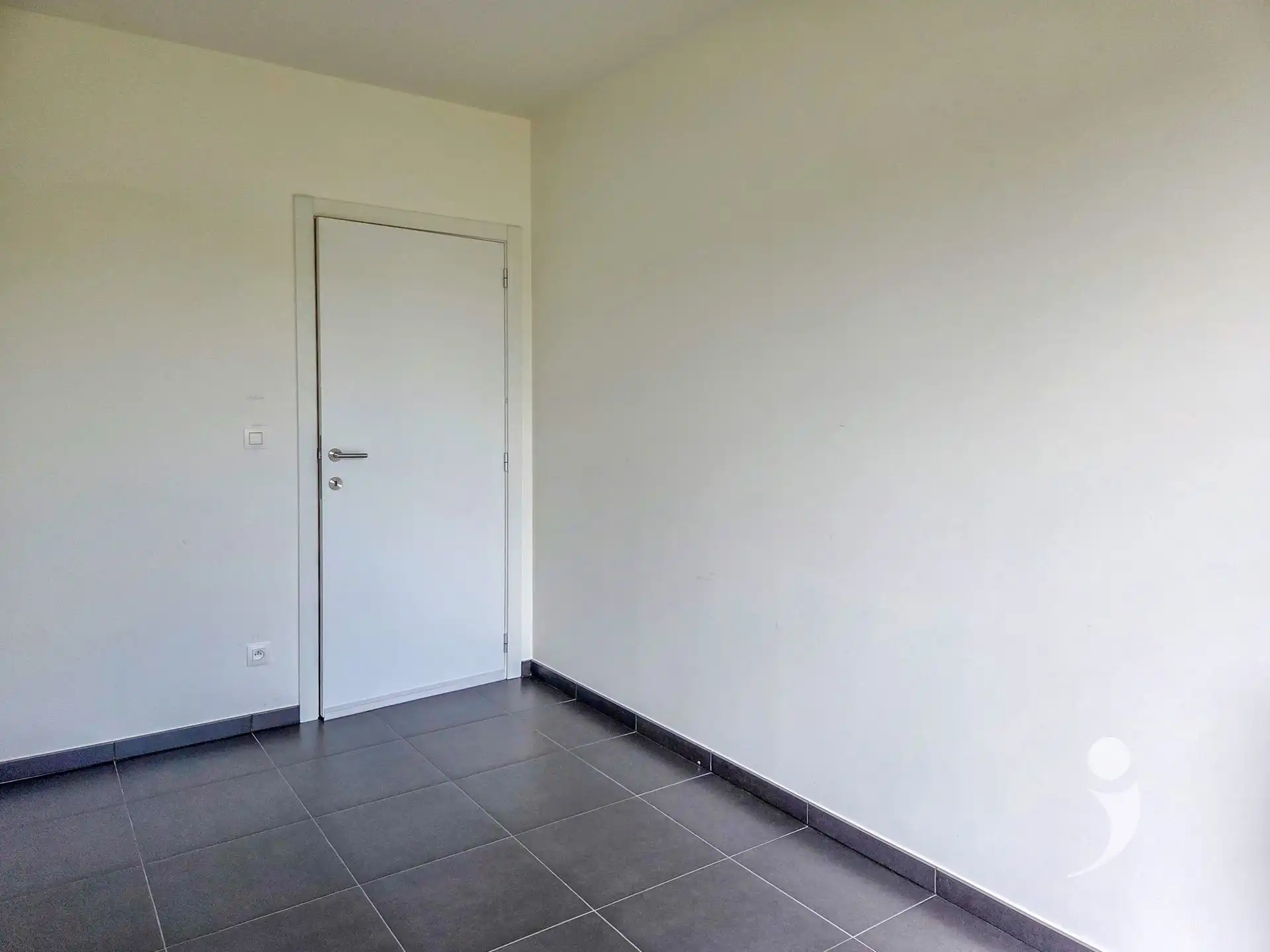 Recent 2-slaapkamer appartement foto 14