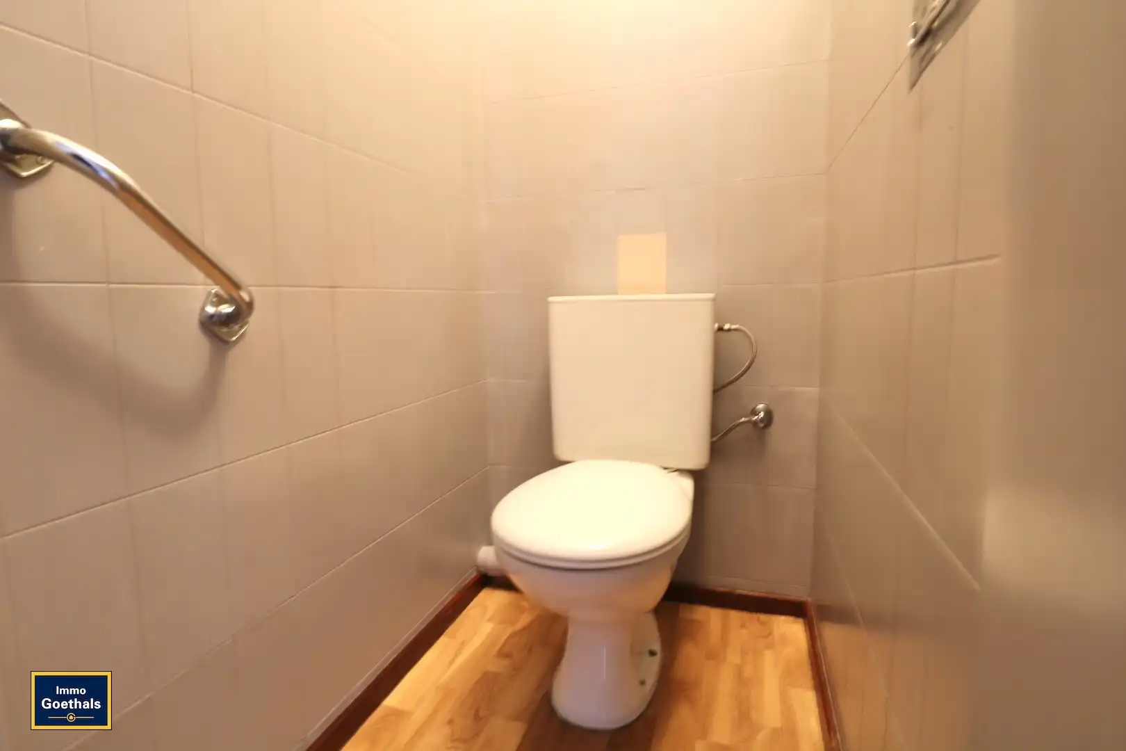 Centraal gelegen appartement met 2 kamers en 1 garage. foto 13