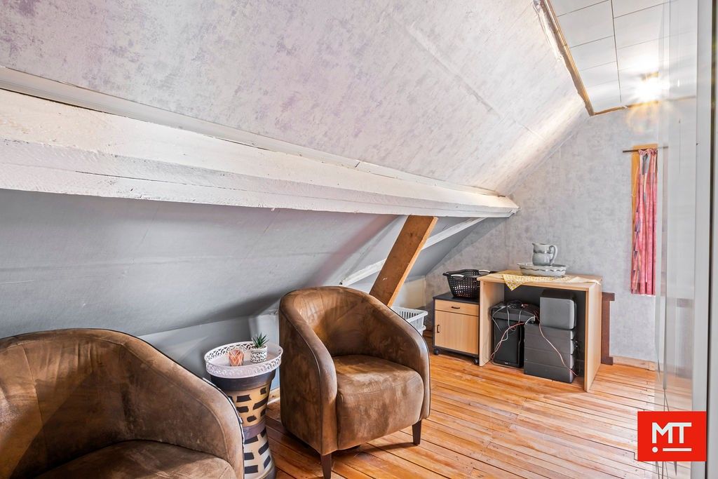 Halfopen woning in de dorpskern van Beselare foto 10