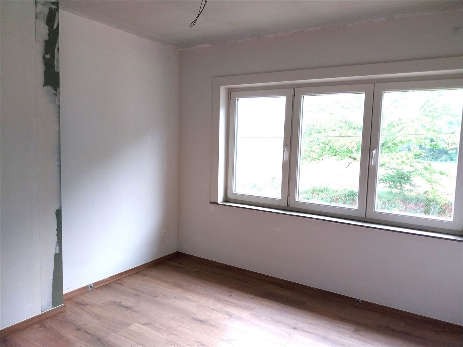 TE HUUR: gerenoveerde woning met 3 slaapkamers te Paal! foto 16