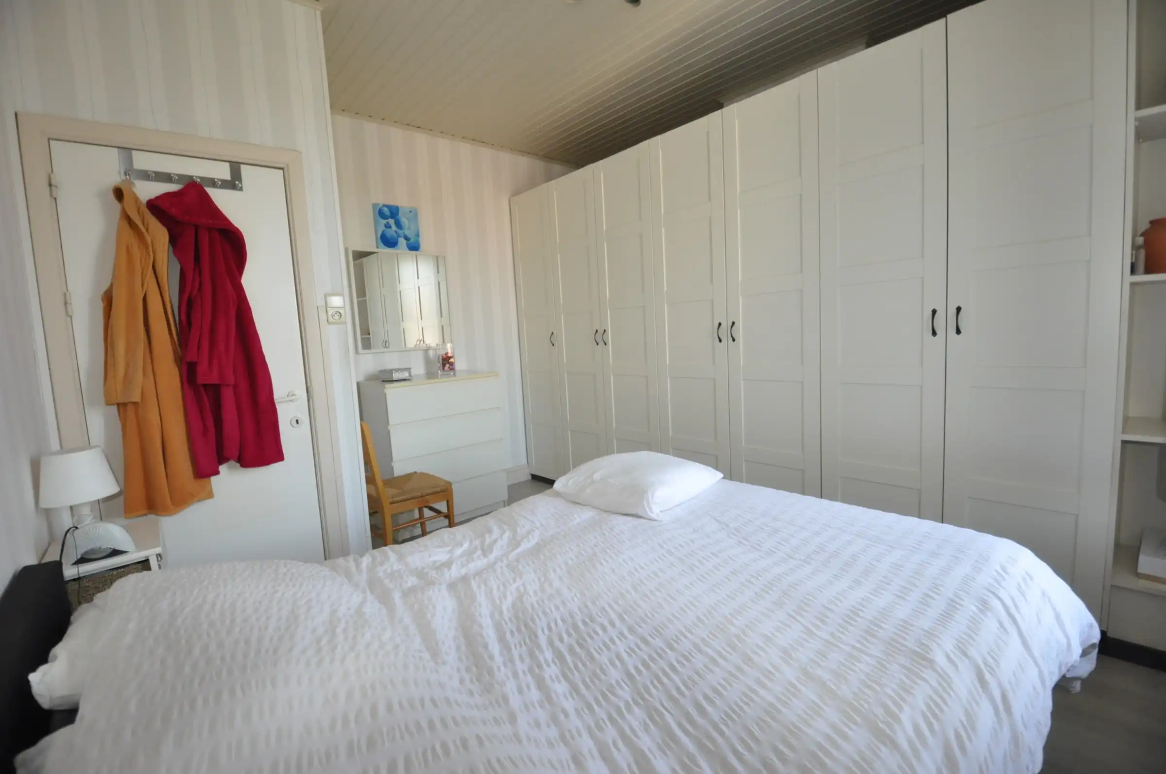 Vernieuwde herenwoning in het centrum van Zandvoorde foto 16