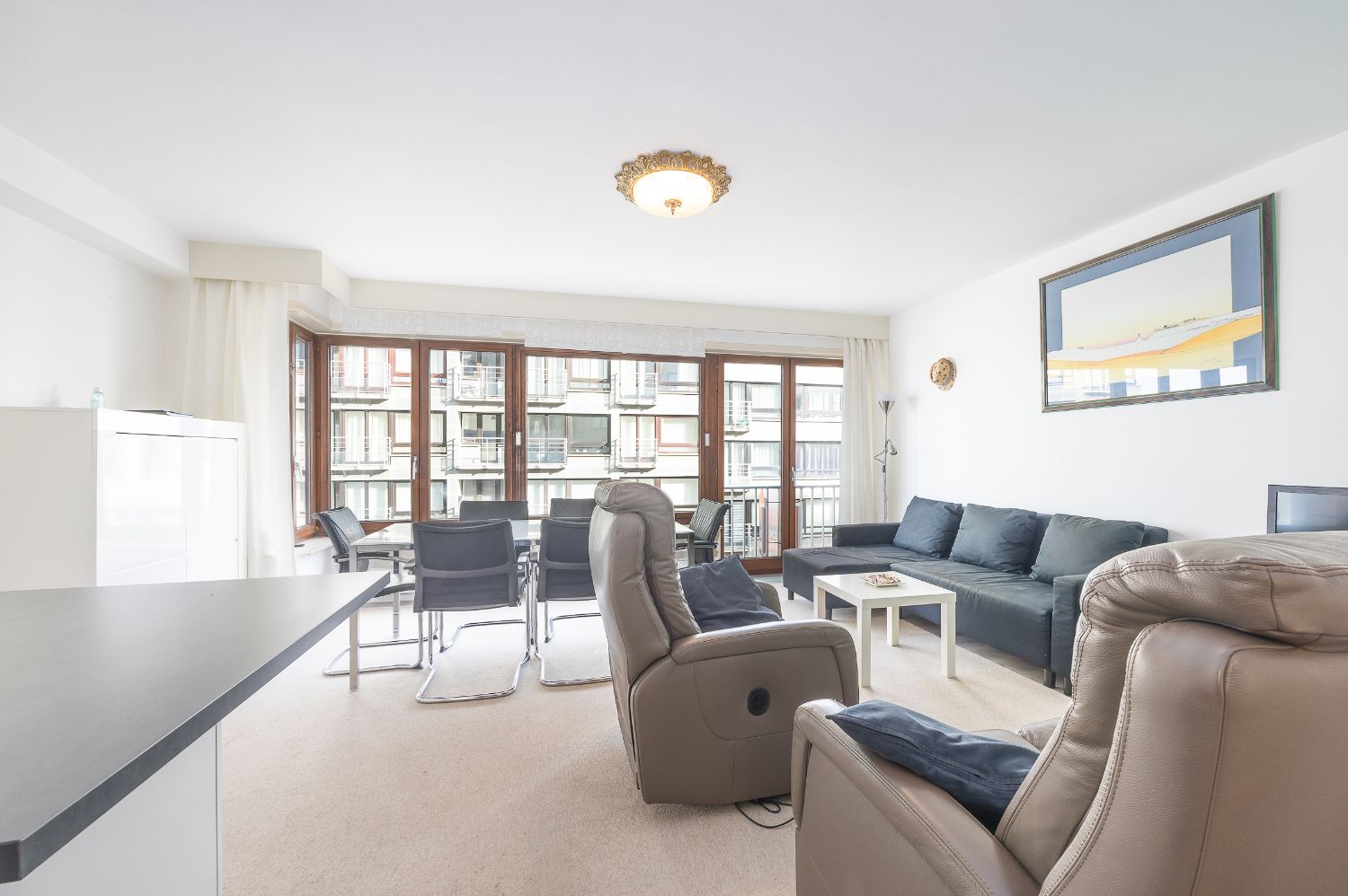 Instapklaar 2 slaapkamer-appartement met zijdelings zeezicht foto 13