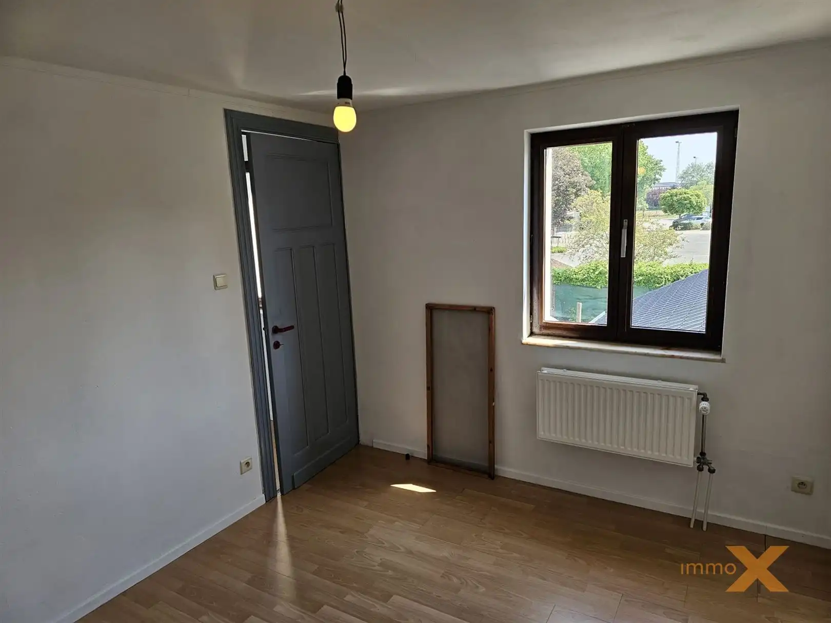 GEZELLIGE DORPSWONING MET TUINTJE foto 17