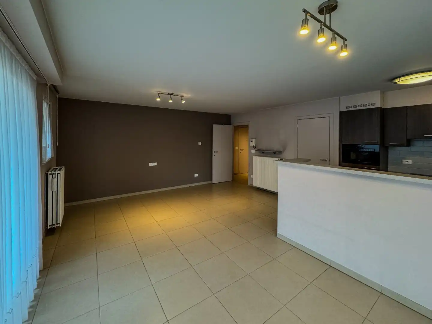 Gelijkvloers appartement met 2 slaapkamers in het centrum. foto 10