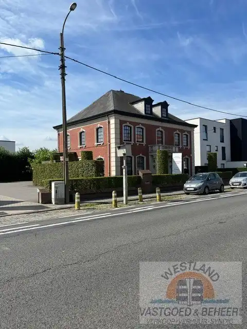 Statig handelspand met 2 mogelijke woonentiteiten, 5 parkeerplaatsen en grote garage foto 28