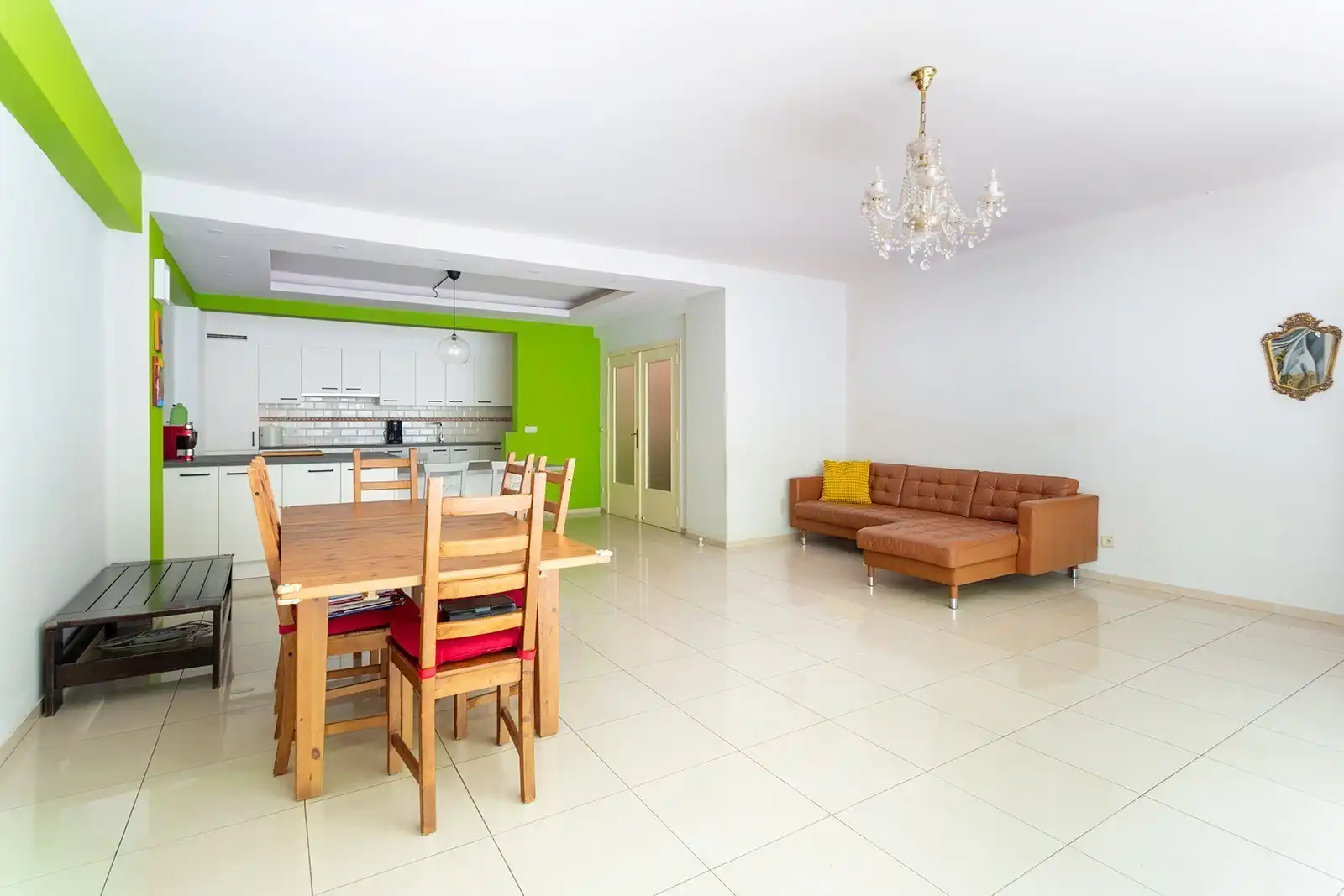 Uiterst ruim vierslaapkamer appartement tussen het Stadspark en de Theaterbuurt!  foto 6