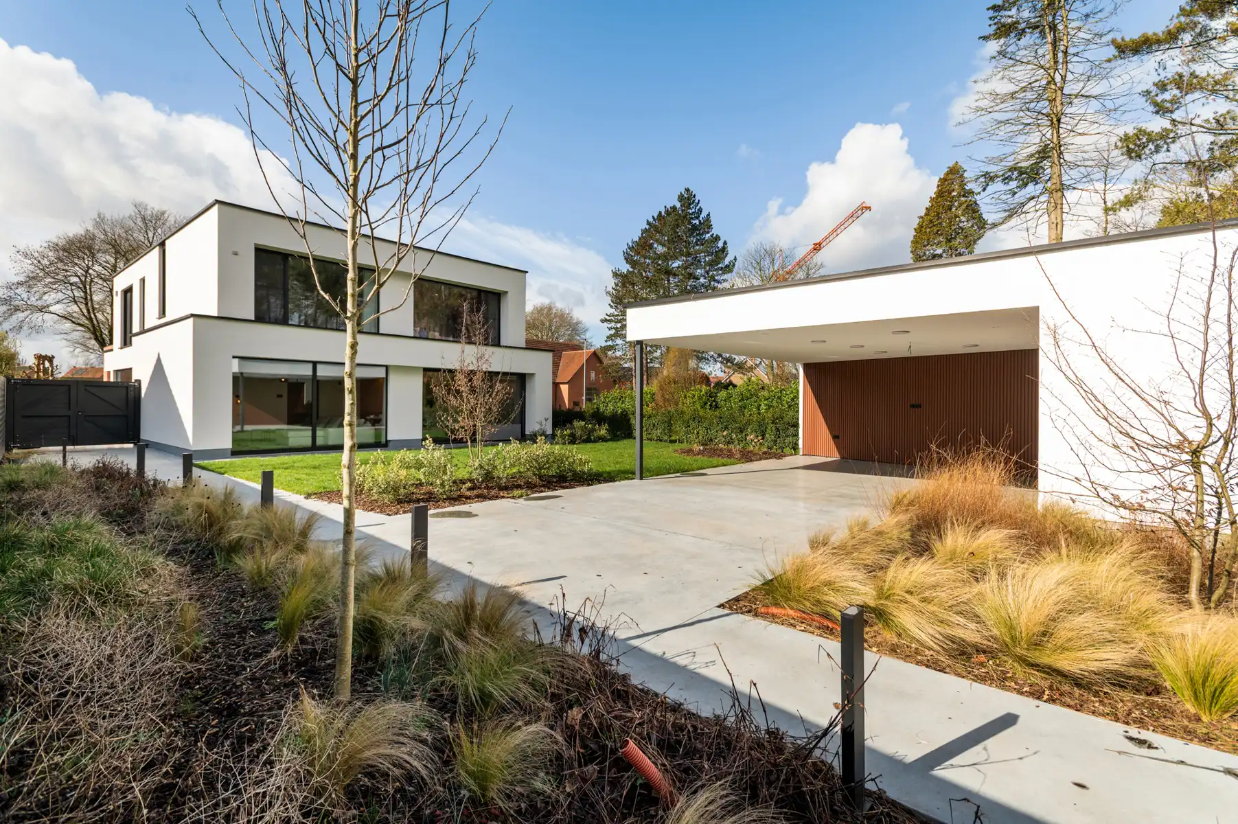 Exclusieve recente woning met hoogwaardige afwerking. foto {{pictureIndex}}