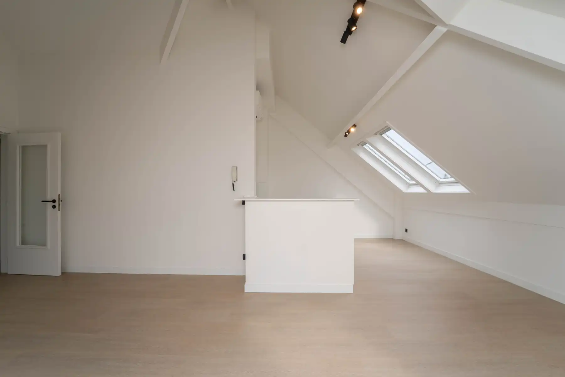 Gerenoveerd, lichtrijk 2 slpk-appartement met zonneterras foto 14