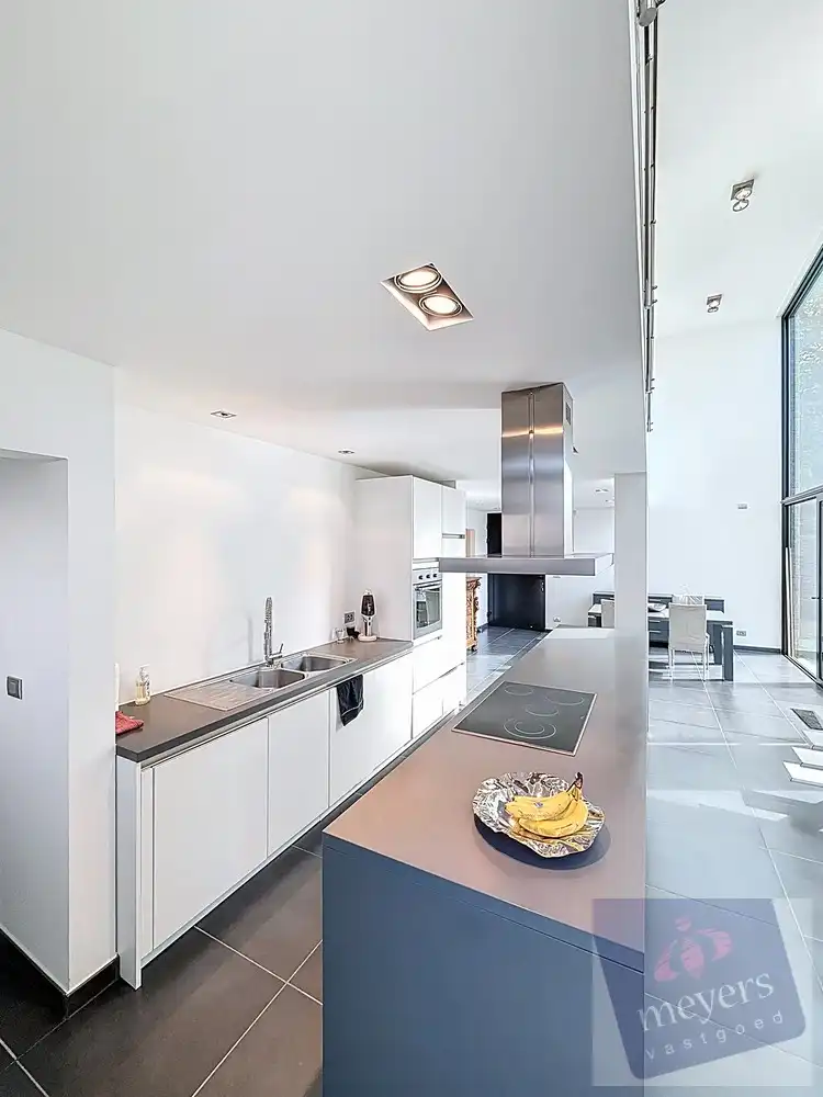 Ruime instapklare woning met praktijkruimte in Spalbeek foto 9