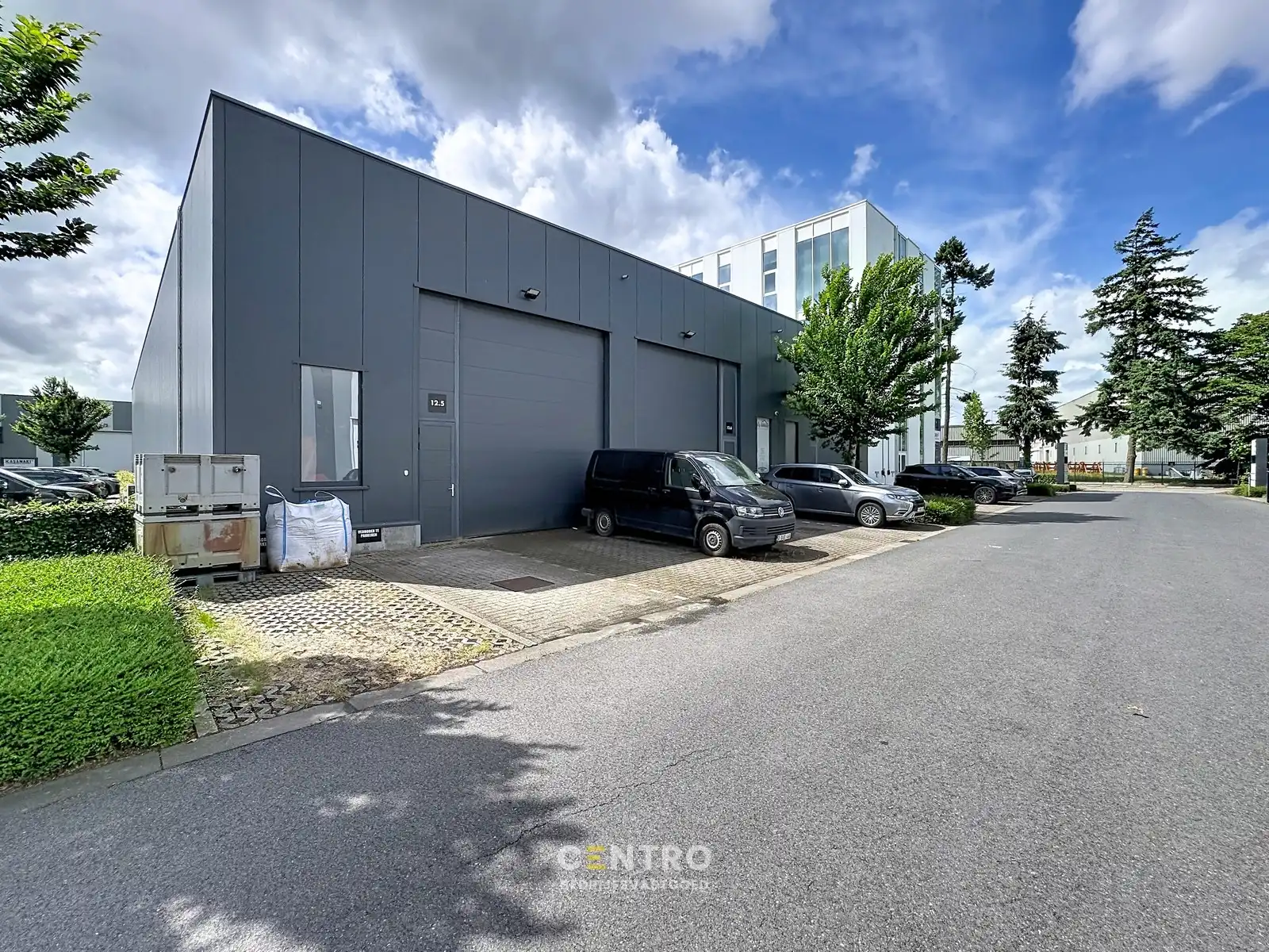 Industrieel-magazijn-logistiek te koop Ten Briele 12/5 - 8200 Sint-Michiels