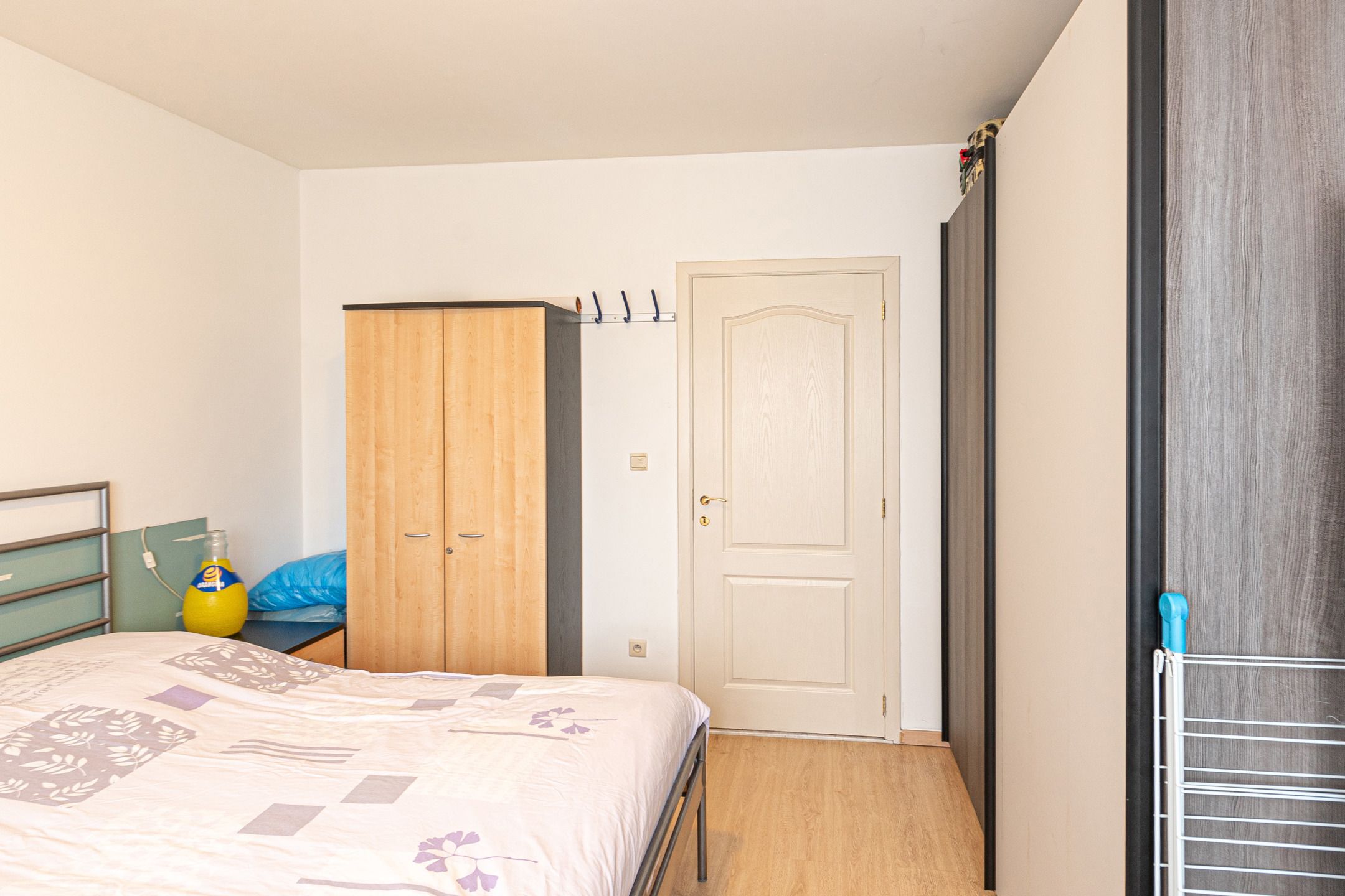 Instapklaar 1-slaapkamerappartement met garage foto 14