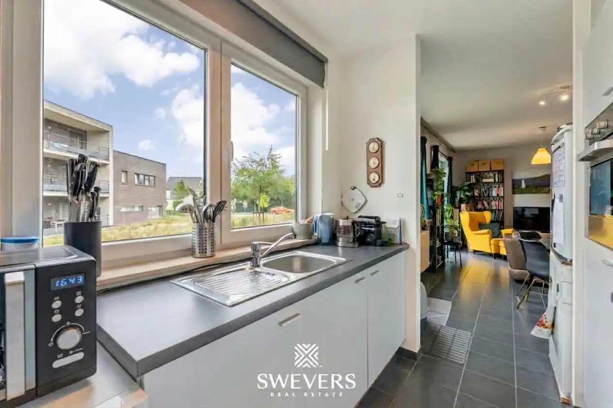 Instapklaar 1-slpk appartement mét terras op TOPlocatie te Hasselt foto 8