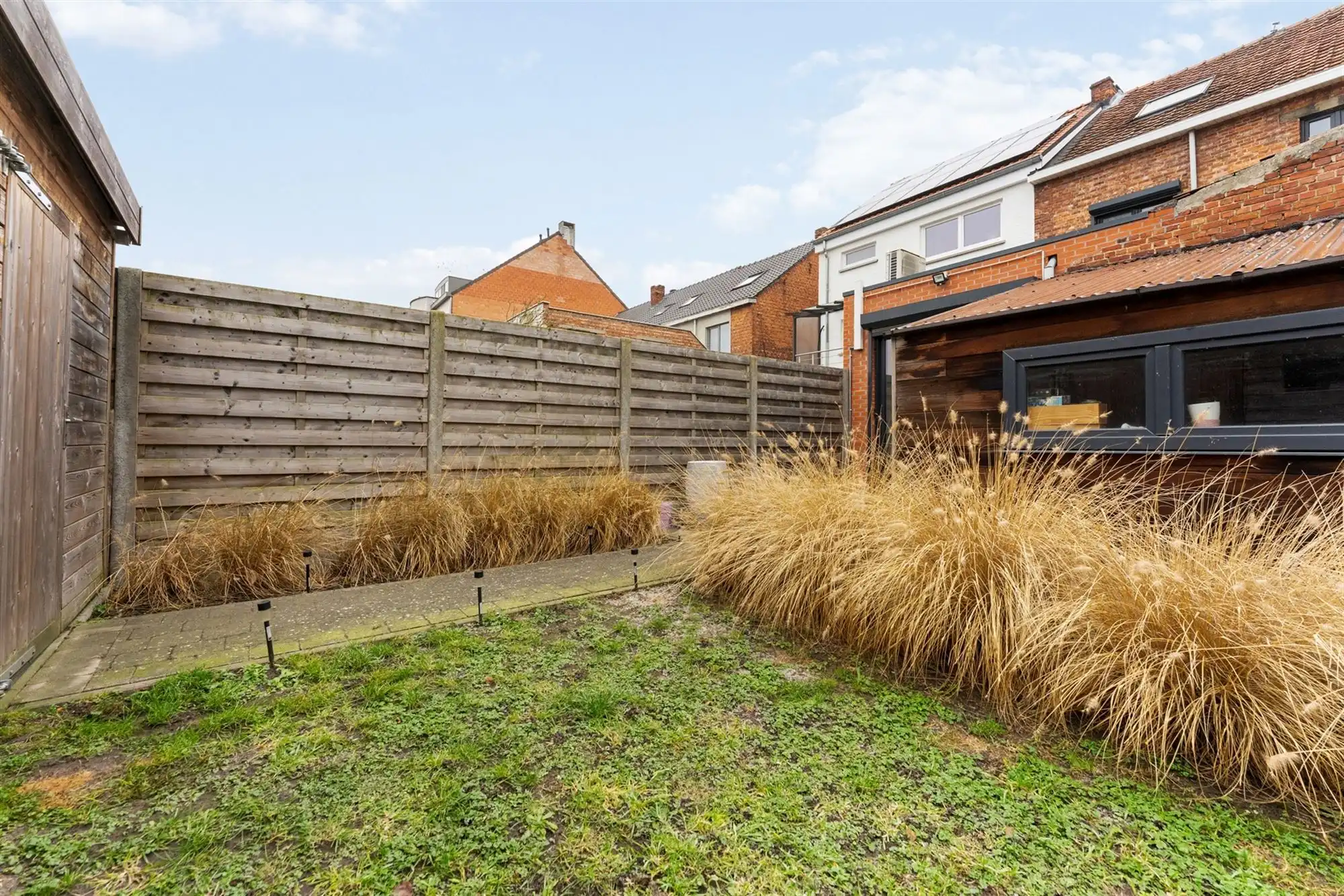 KNAP GERENOVEERDE WONING (175M²) MET 4 SLAAPKAMERS EN LEUKE STADSTUIN TE HASSELT foto 28