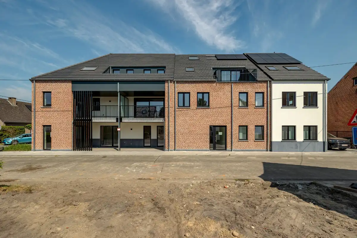 LAATSTE 2 APP TE KOOP! Kleinschalig nieuwbouwproject met 2-3 slaapkamers foto {{pictureIndex}}