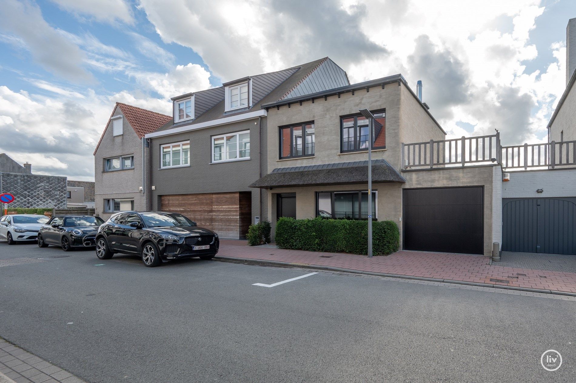 Lichtrijke halfopen woning afgewerkt met kwalitatieve materialen, gelegen in de regio Duinenwater. foto 41