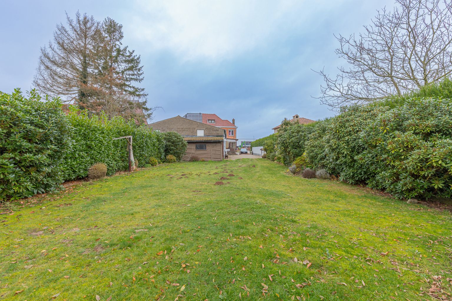 Ruime te renoveren gezinswoning met 4 slpks! foto 21