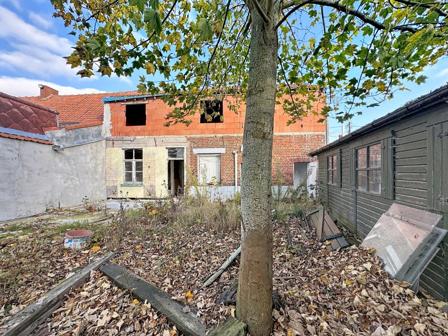 Volledig te renoveren of af te breken woning foto 3