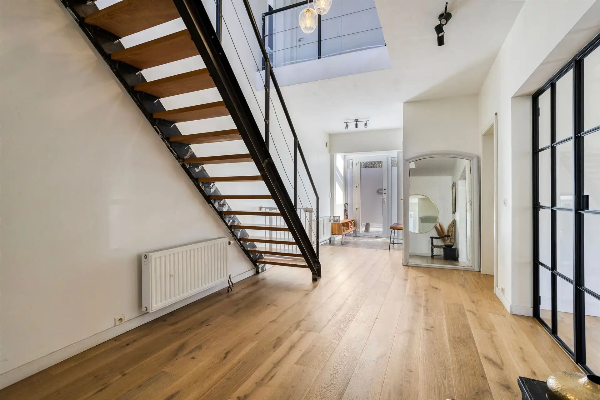 Aangename gerenoveerde villa op ruim perceel foto 5