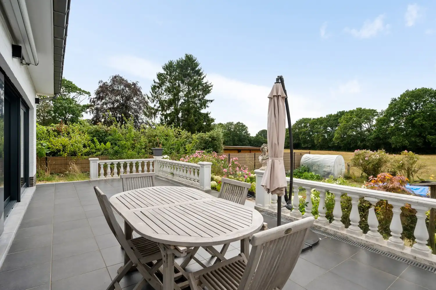 Prachtig gerenoveerde woning met zicht op de velden op een perceel van 1.187 m² foto 14