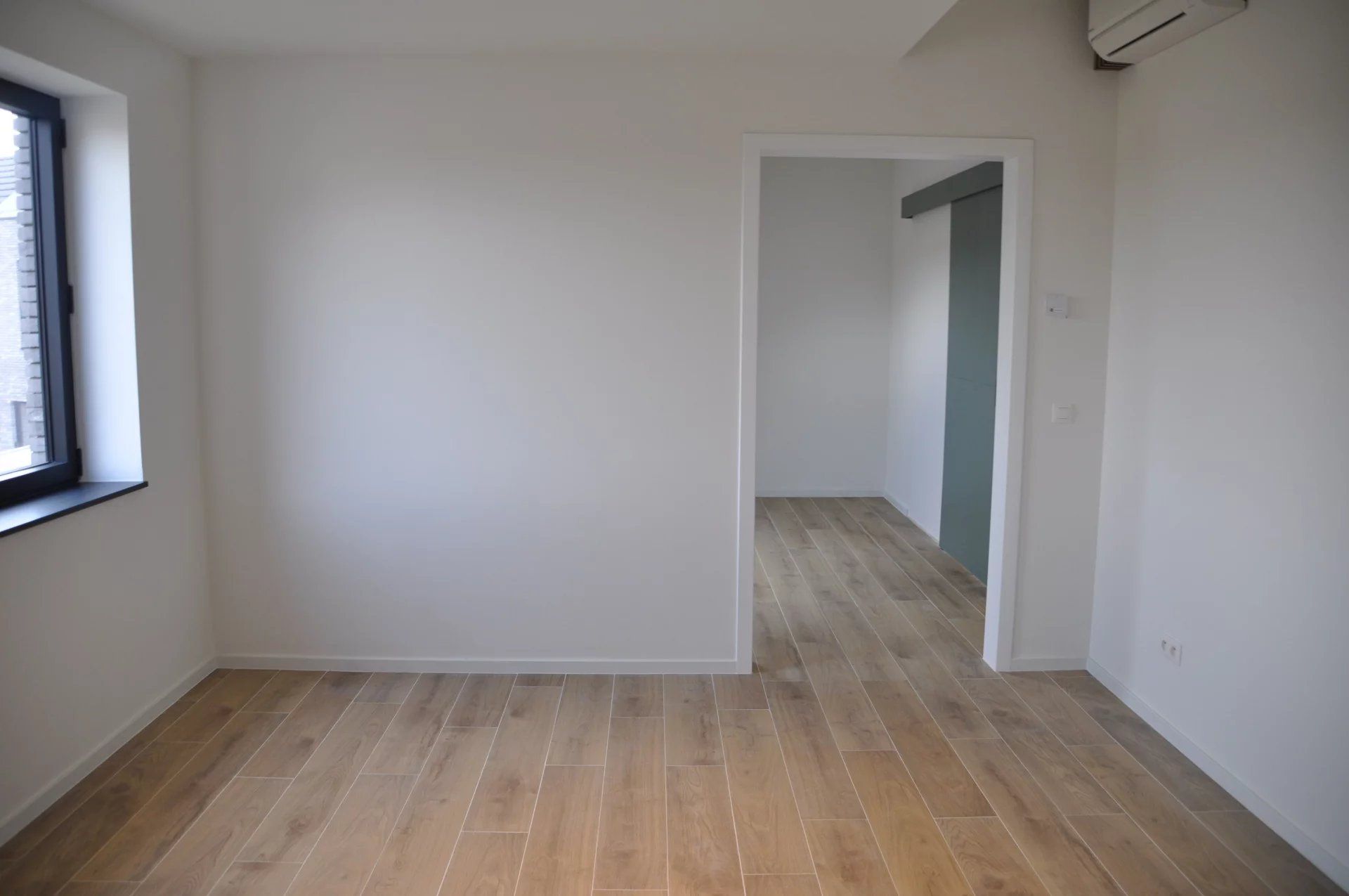 EXCLUSIEF EN KWALITATIEF NIEUWBOUWAPPARTEMENT VAN 163 M² MET 3 SLPK'S, 2 BADK'S EN RIANTE TERRASSEN IN MUNSTERBILZEN foto 19