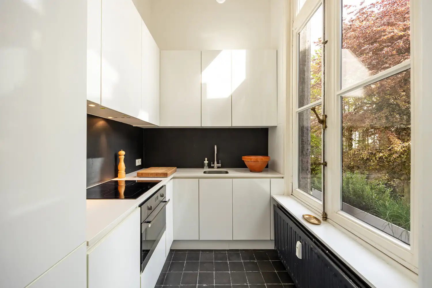 Een zeldzaam en groen privilige in het hart van Antwerpen: wonen in het historische Venushof foto 16