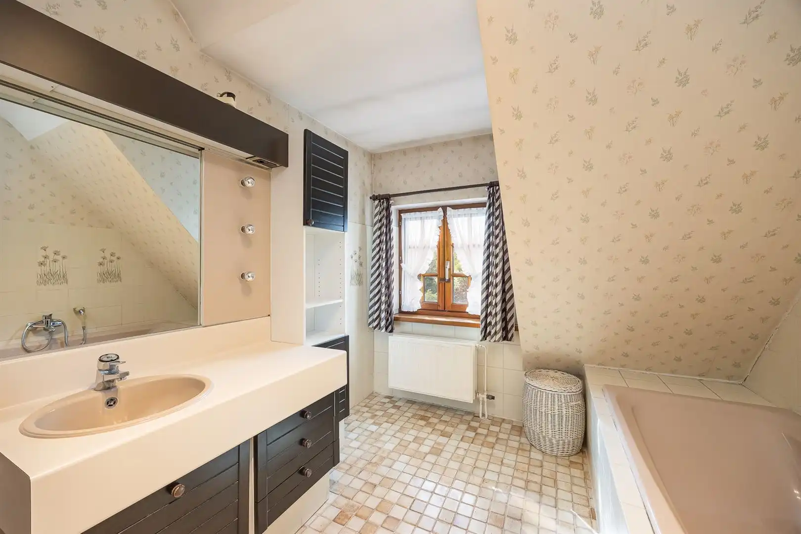 Wonen met zicht op weiland in rustige doodlopende straat foto 17