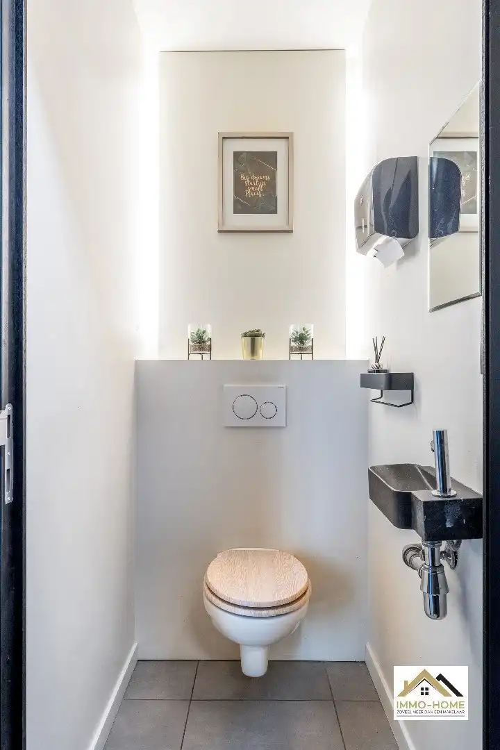 Ruime vrijstaande woning met ruime winkelruimte voor tal van mogelijkheden!  foto 29