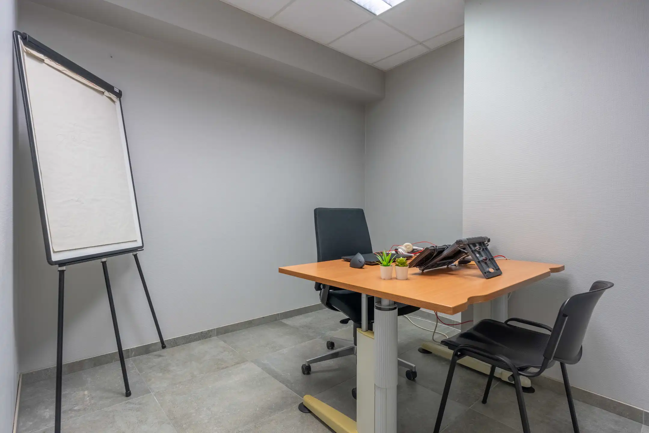 Centraal gelegen kantoorruimten (totaal ± 285m²!) te Turnhout. foto 23