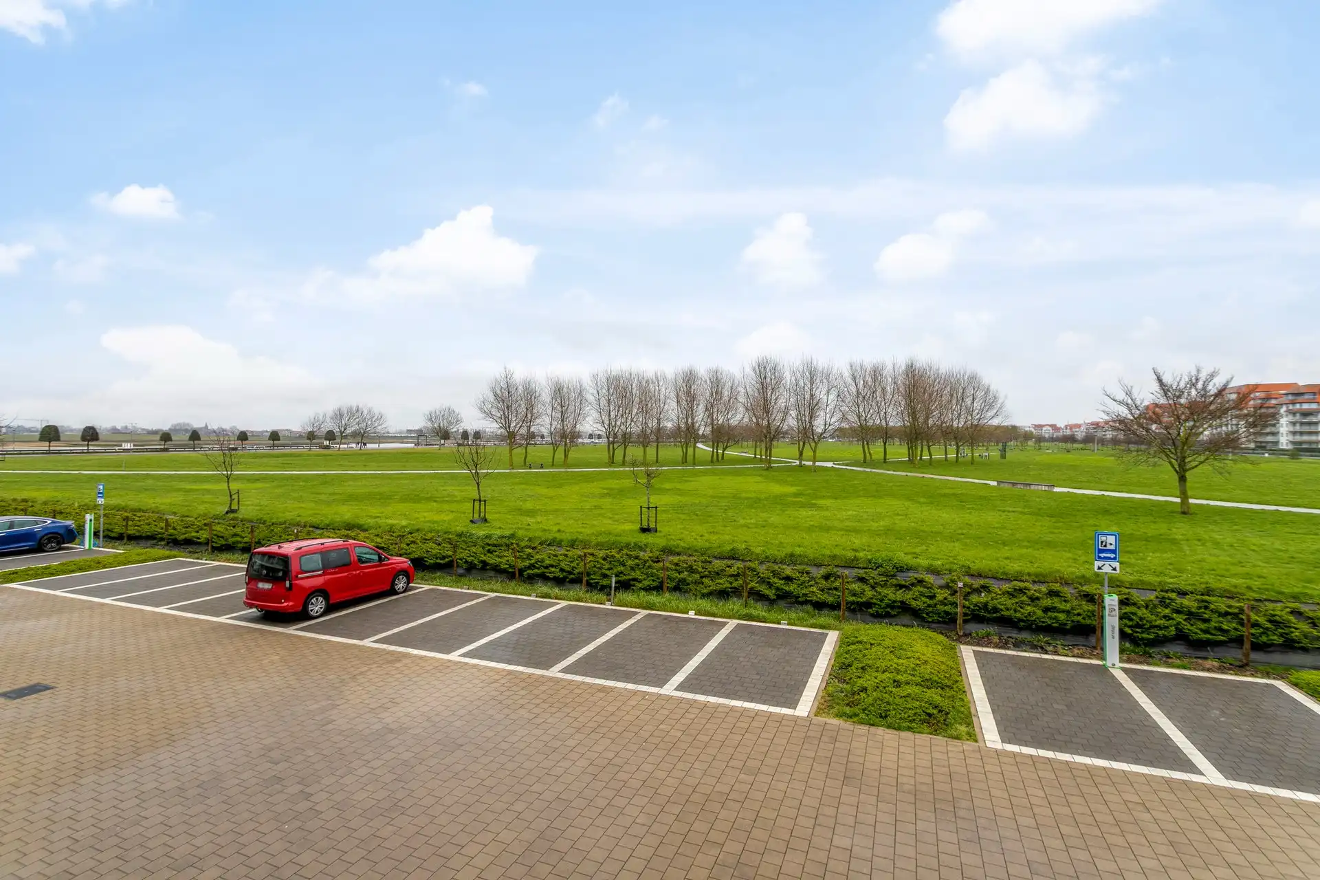 Studio met zongericht terras en open zicht op park en Havengeul. foto 8