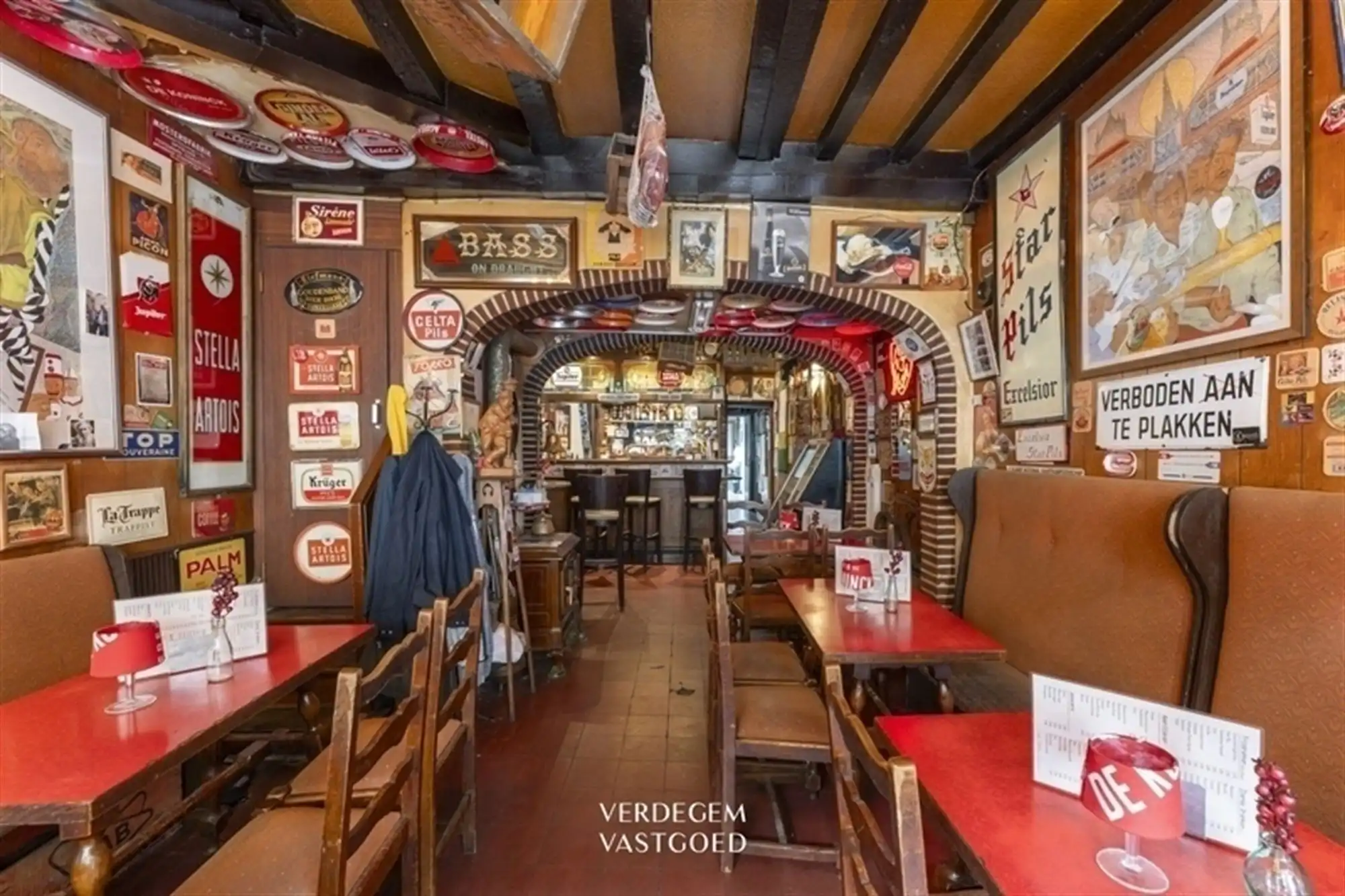 Iconisch café in hartje Gent, vrij van brouwer, met woongedeelte en erkend b&b foto 4