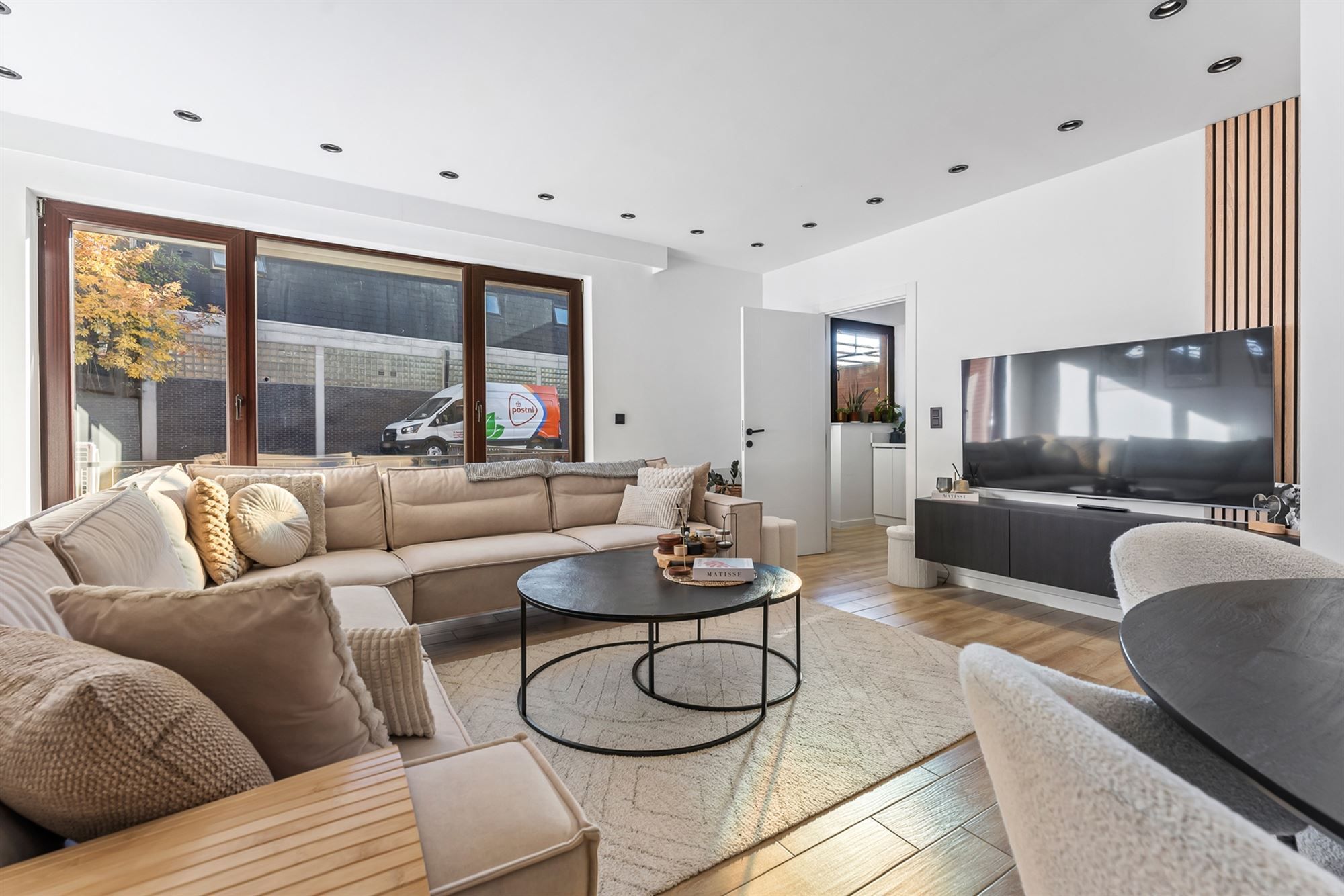 RECENT GERENOVEERD APPARTEMENT MET 2 SLAAPKAMERS IN CENTRUM BERINGEN MET PARKEERPLAATS foto {{pictureIndex}}