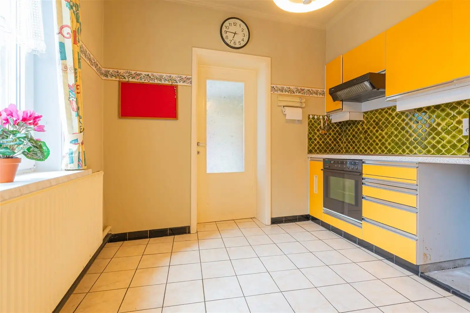 3 gevelwoning met loods (248m2) en garage foto 17