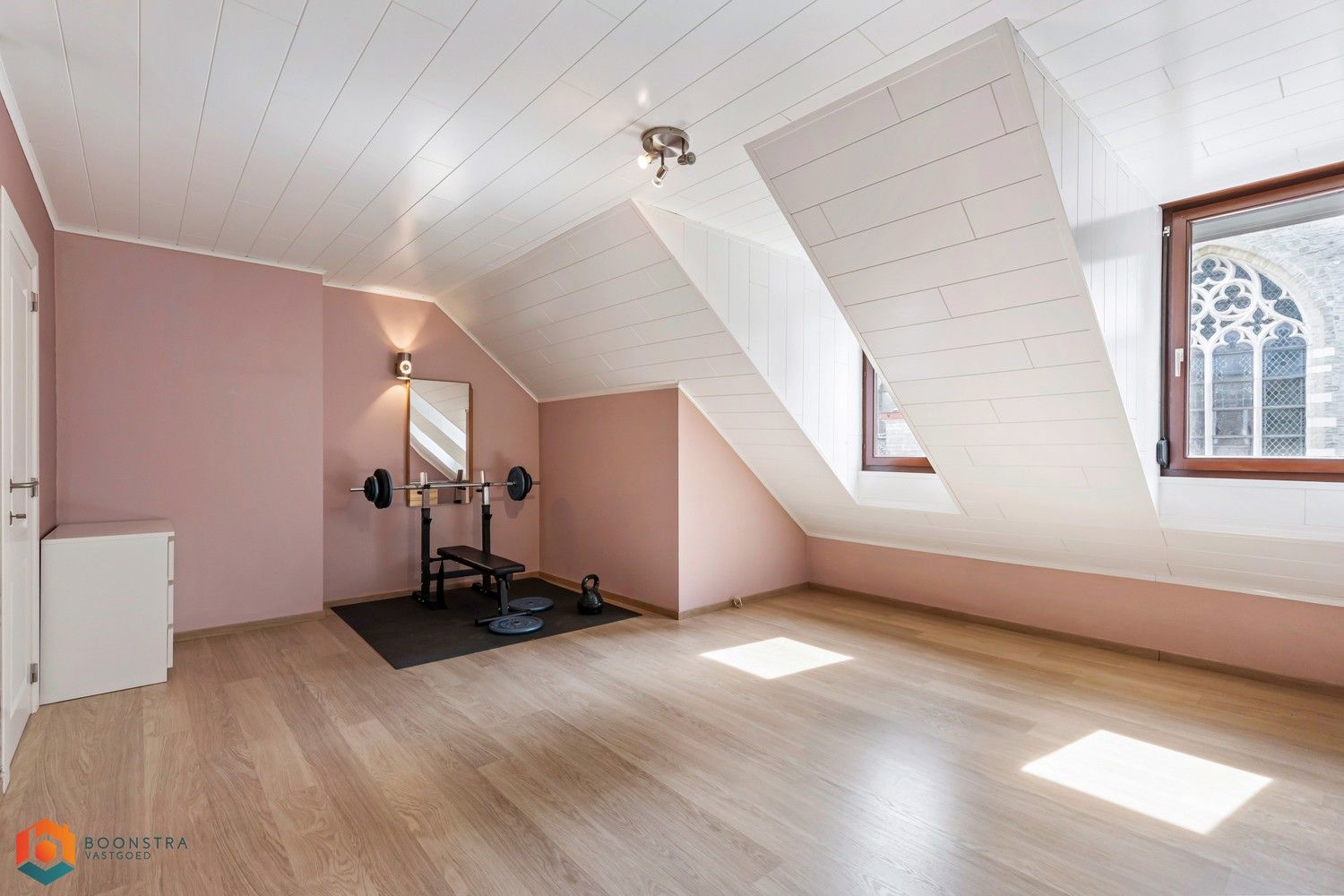 Instapklare woning met garage op sublieme locatie foto 17