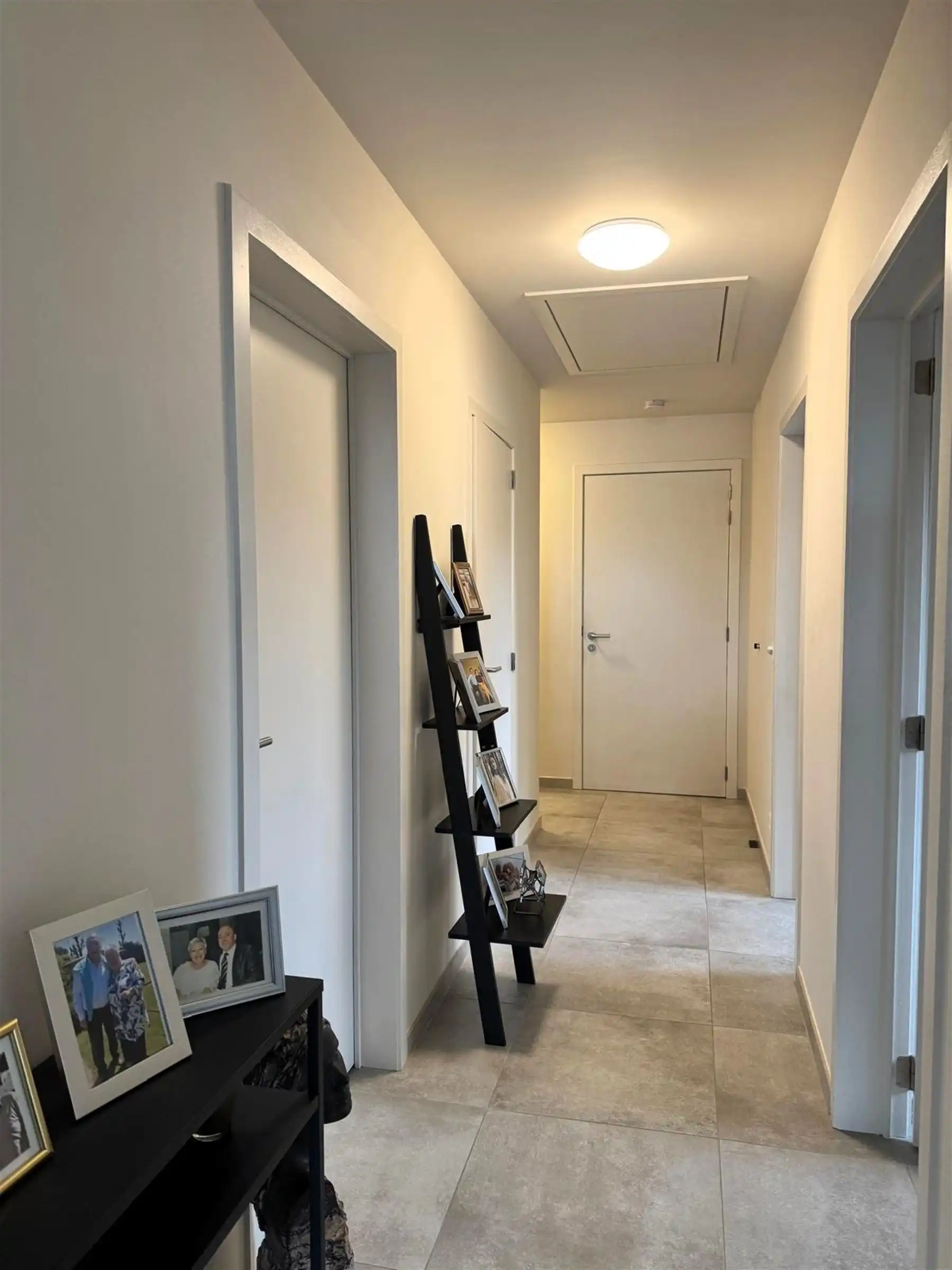 instapklaar en lichtrijk appartement met twee slaapkamers en grote zolder in Zwevegem foto 8