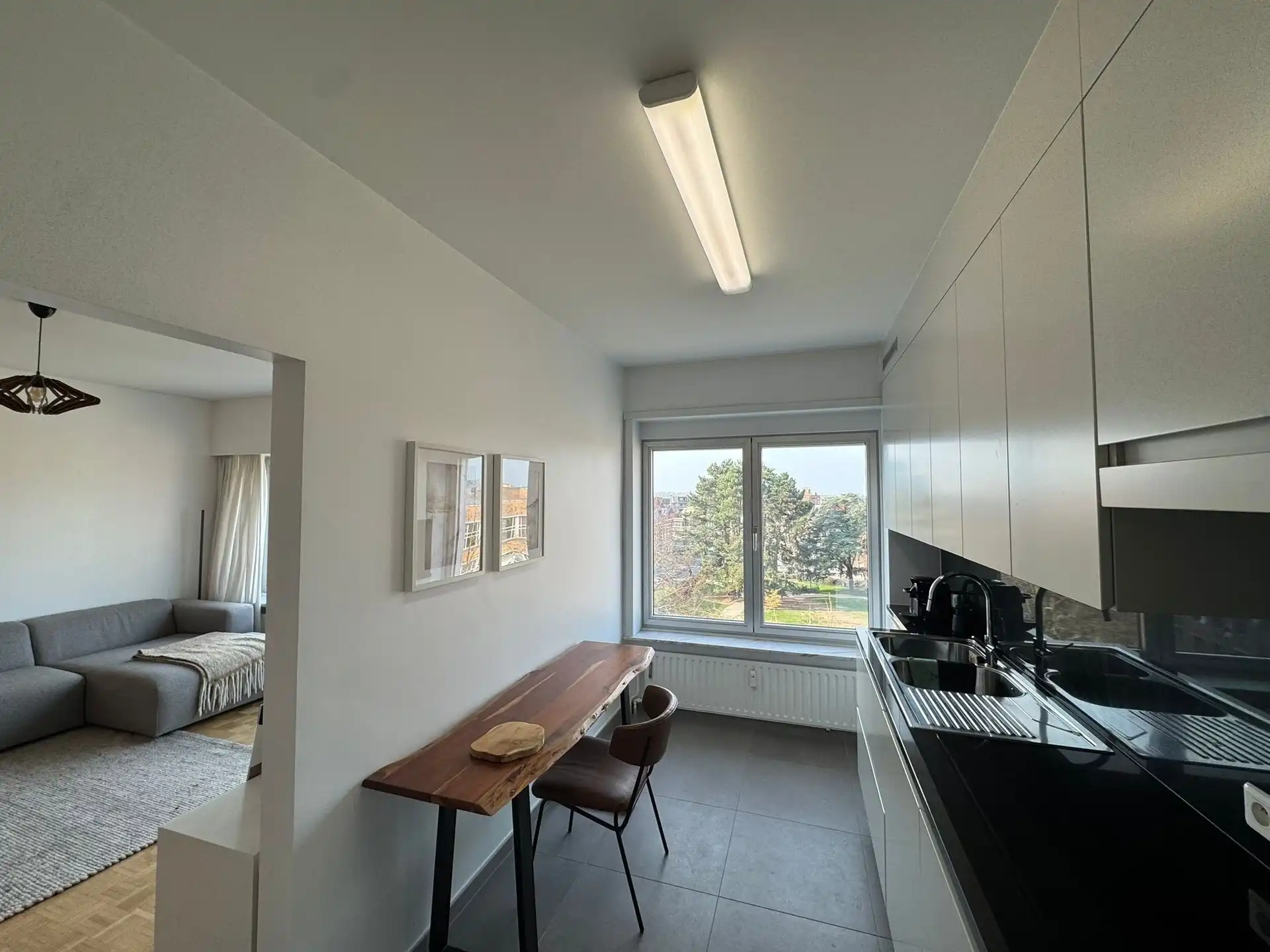 Bemeubeld appartement met 2 slaapkamers en garage foto 7