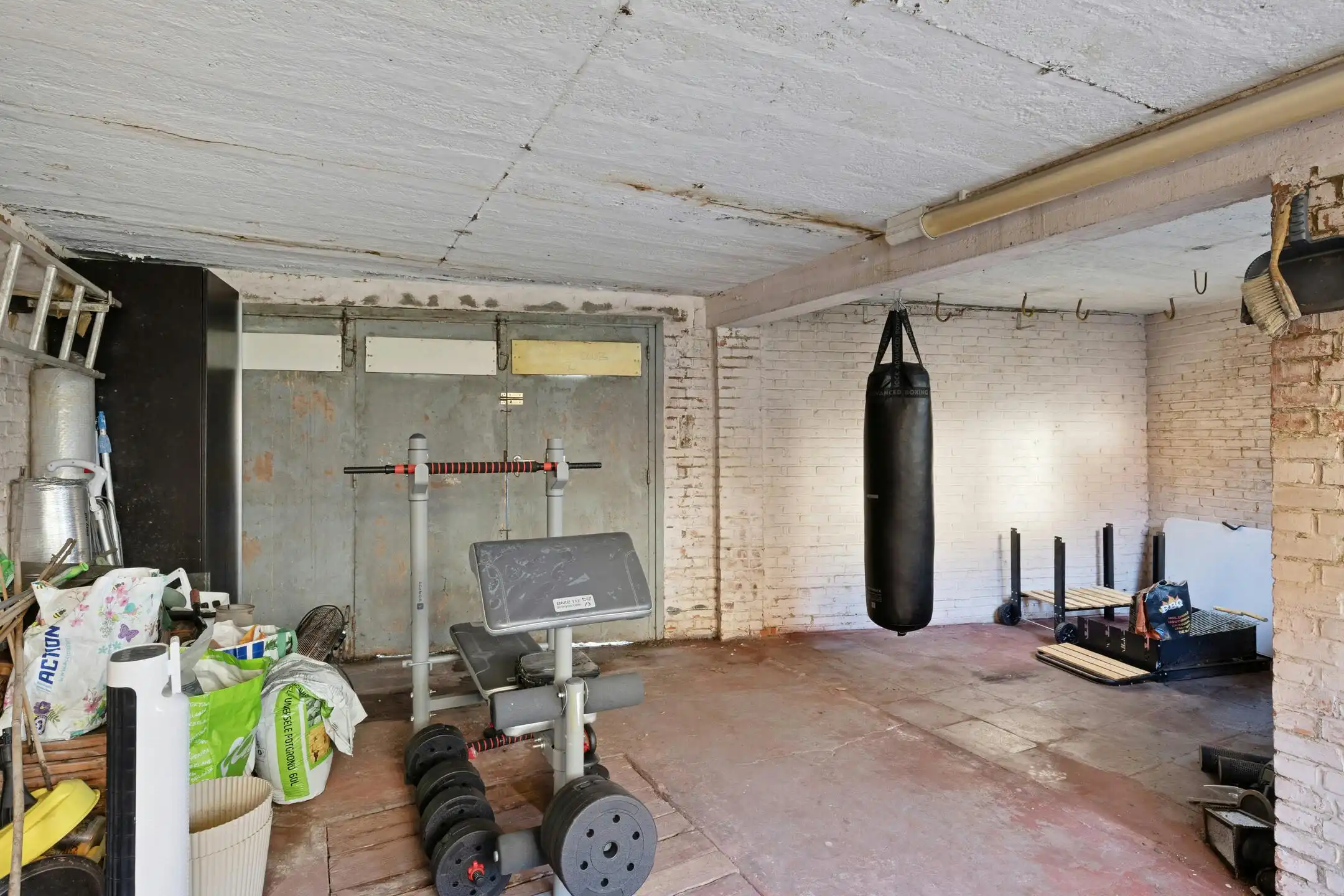 Volledig gerenoveerde woning met tuin te koop in Luchtbal!  foto 18