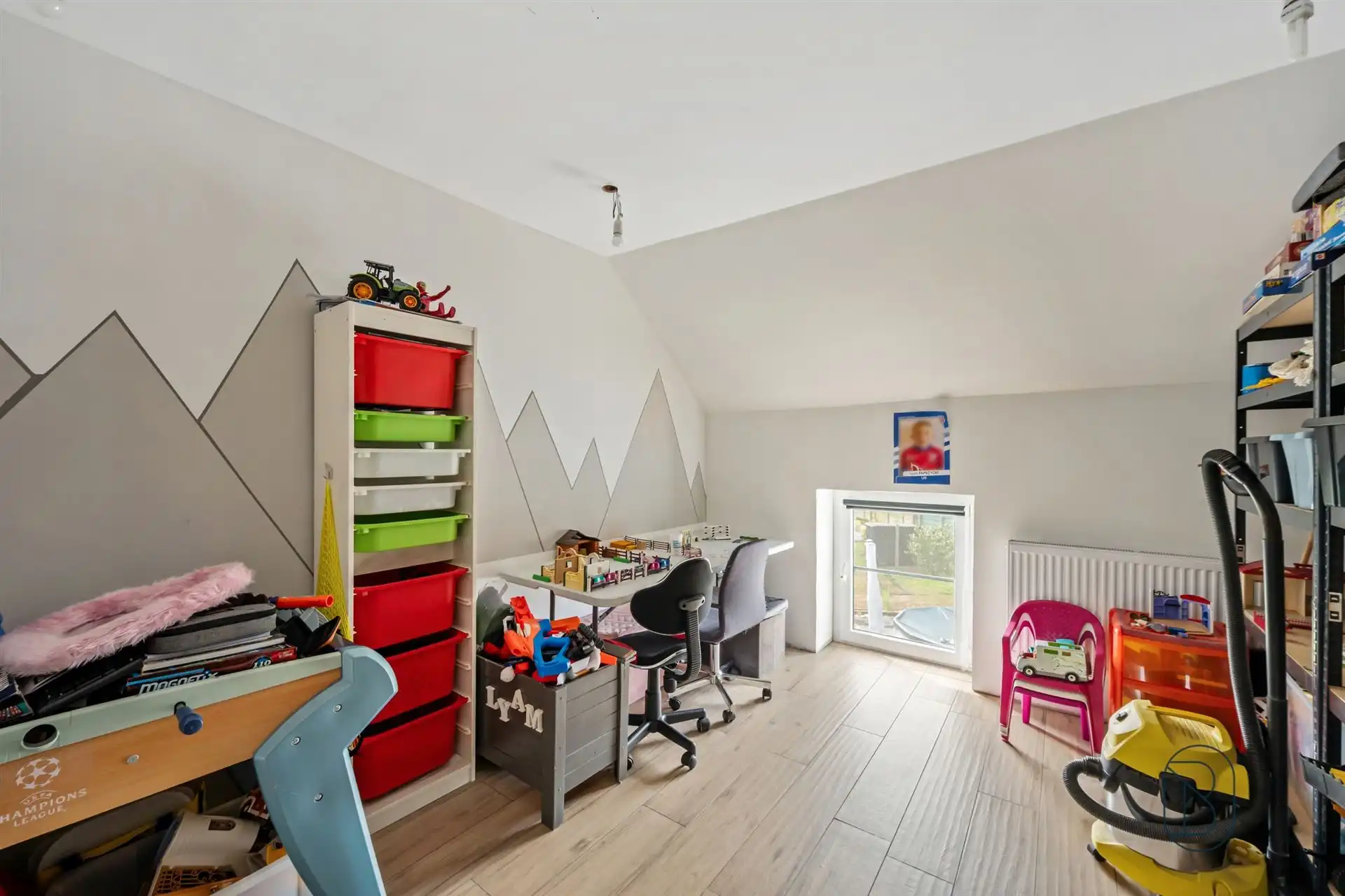Recent gerenoveerde gezinswoning met 4 slpk, garage & tuin foto 16