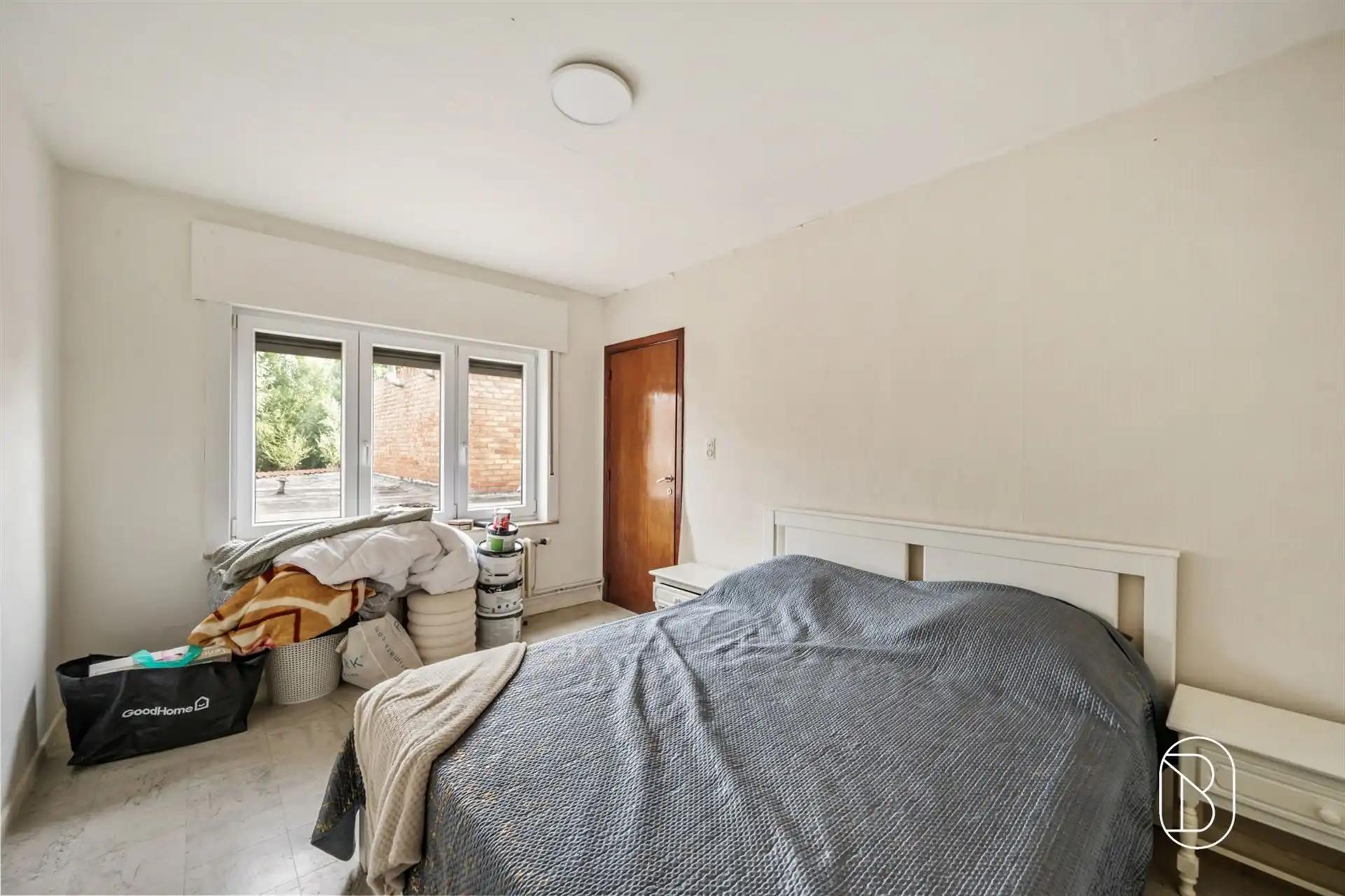 Ruime te renoveren woning met 4slk & tuin op de Valkenberg foto 25