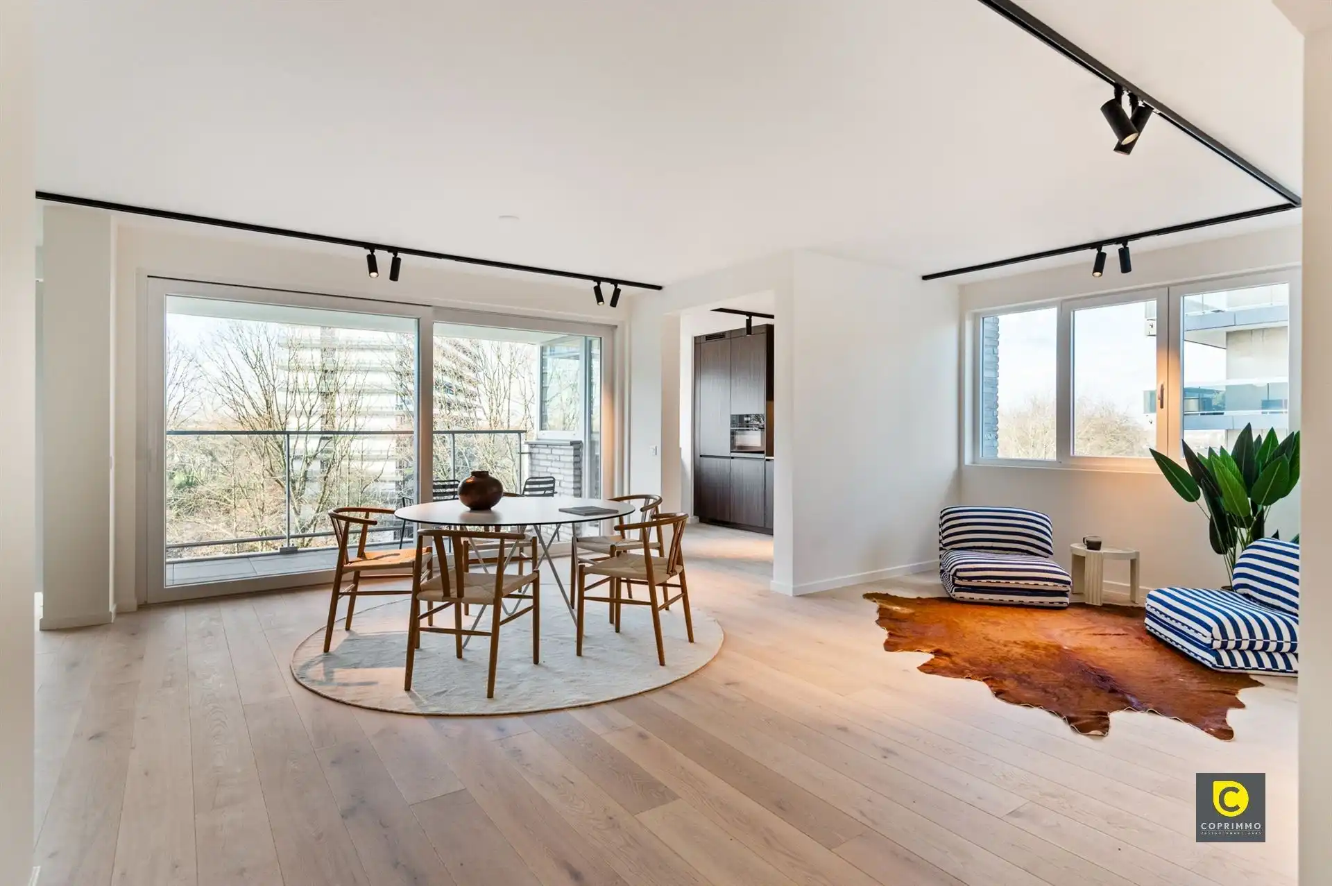 Luxueus gerenoveerd hoek-app foto {{pictureIndex}}