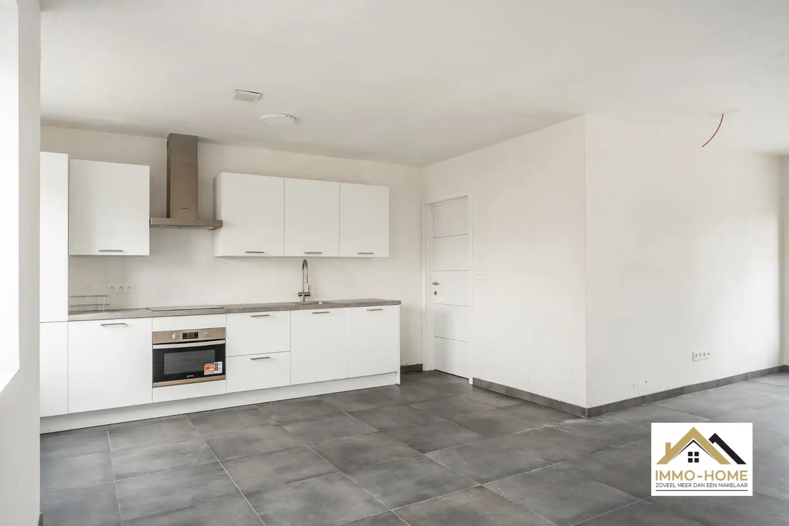 Nog drie af te werken woonunits en vier garages!  foto 4