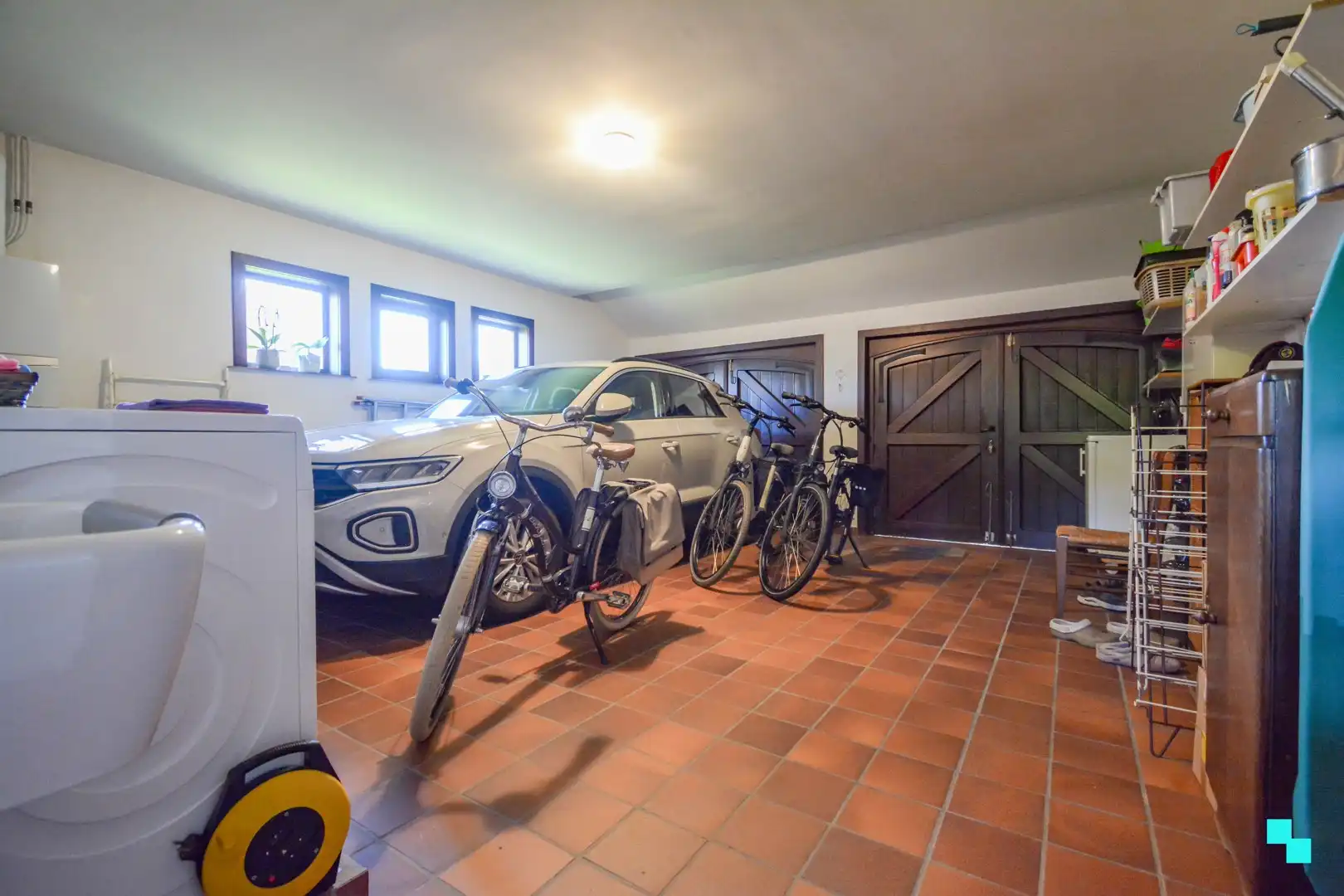 Ruime, instapklare gezinswoning met vier slaapkamers en dubbele garage, vlakbij centrum Izegem foto 18