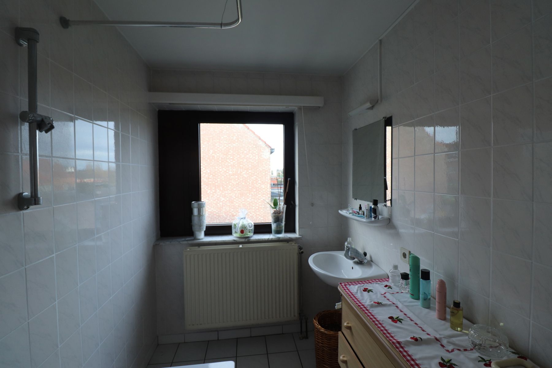 Een recent appartement op de eerste verdieping met ruim terras en garageplaats. foto 7