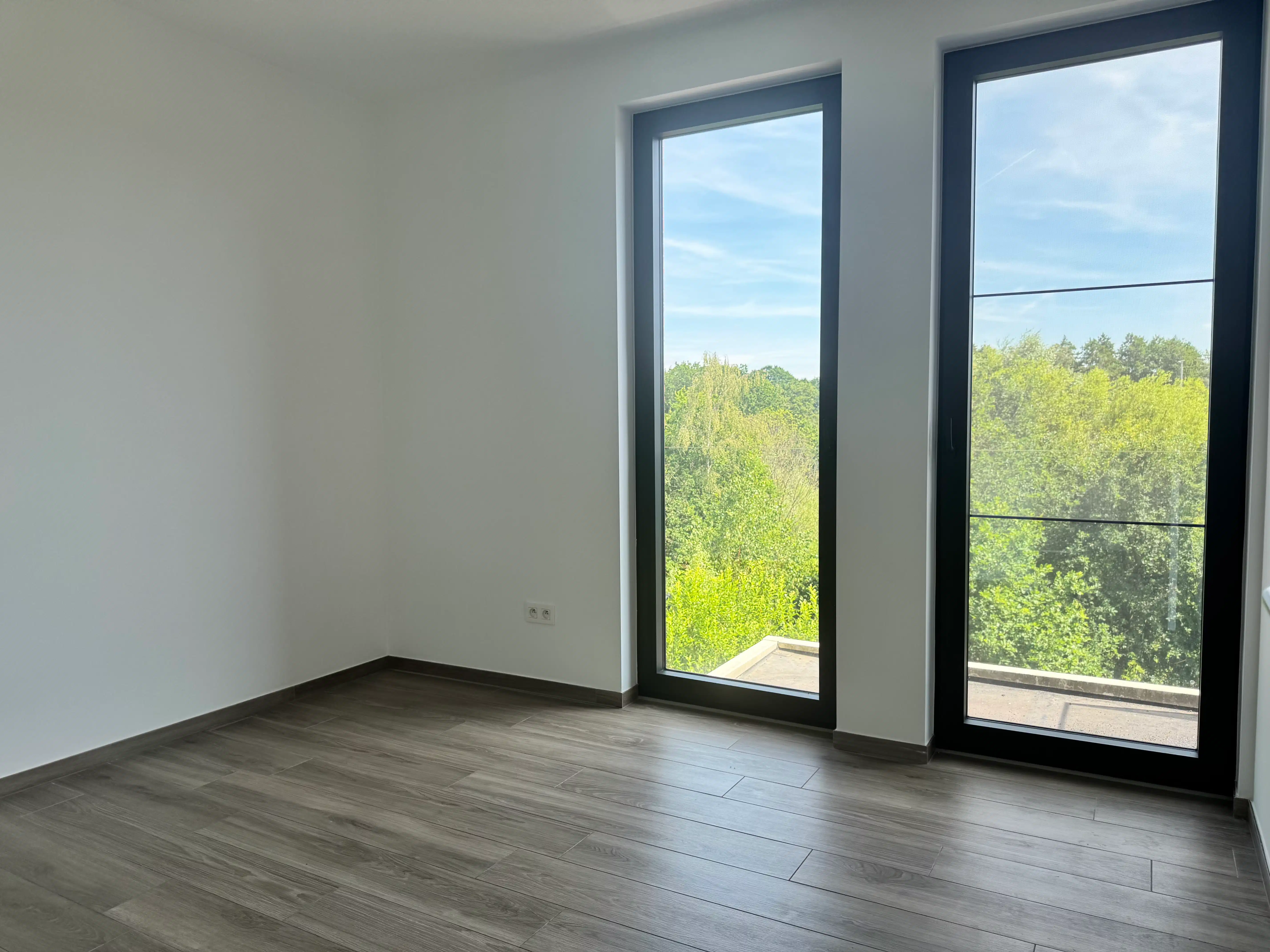 Modern appartement met 2 slaapkamers en 2 autostaanplaatsen foto 17