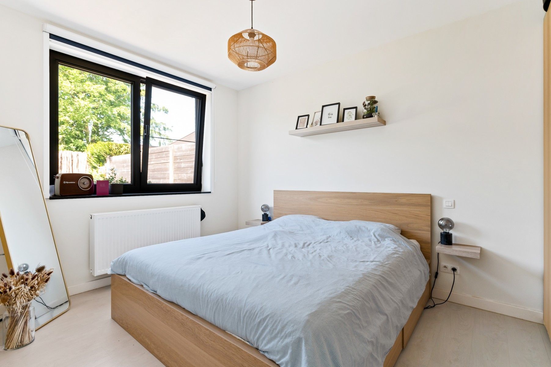 Instapklaar gelijkvloersappartement met tuin foto 9