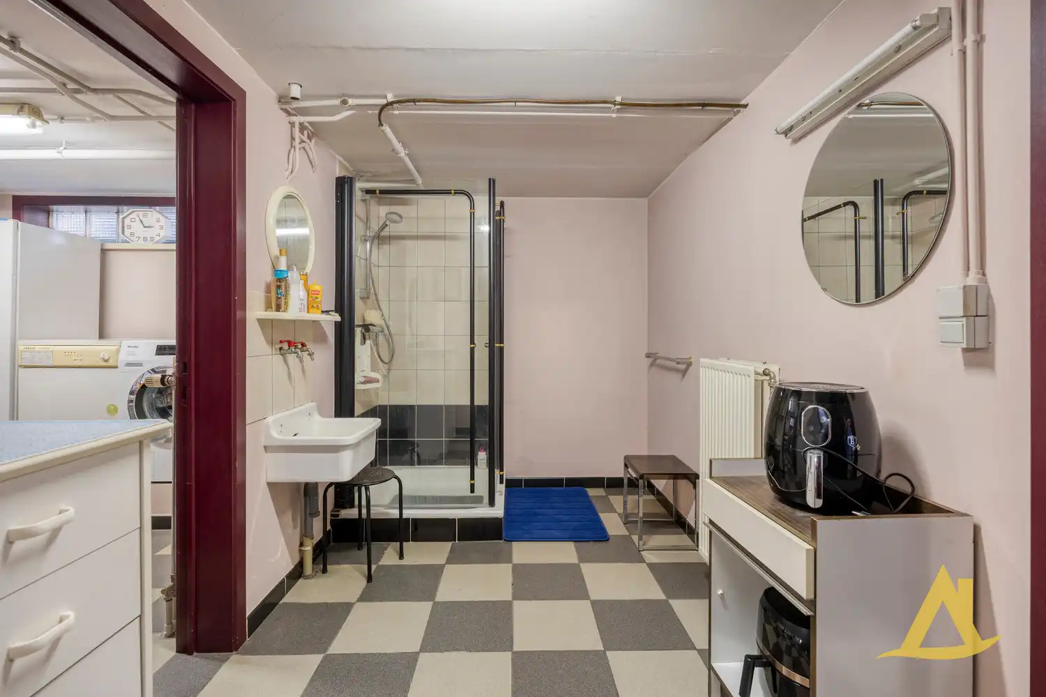 EXCLUSIEVE VILLA MET PARKTUIN EN ZWEMVIJVER OP EEN PERCEEL VAN 1HA 5A 16CA! foto 51