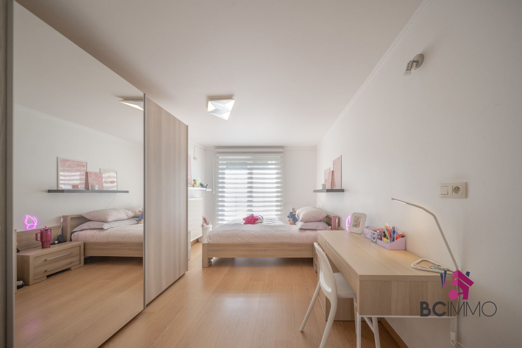 Instapklaar gelijkvloers appartement met tuin, dubbele garage en staanplaatsen te Genk foto 11